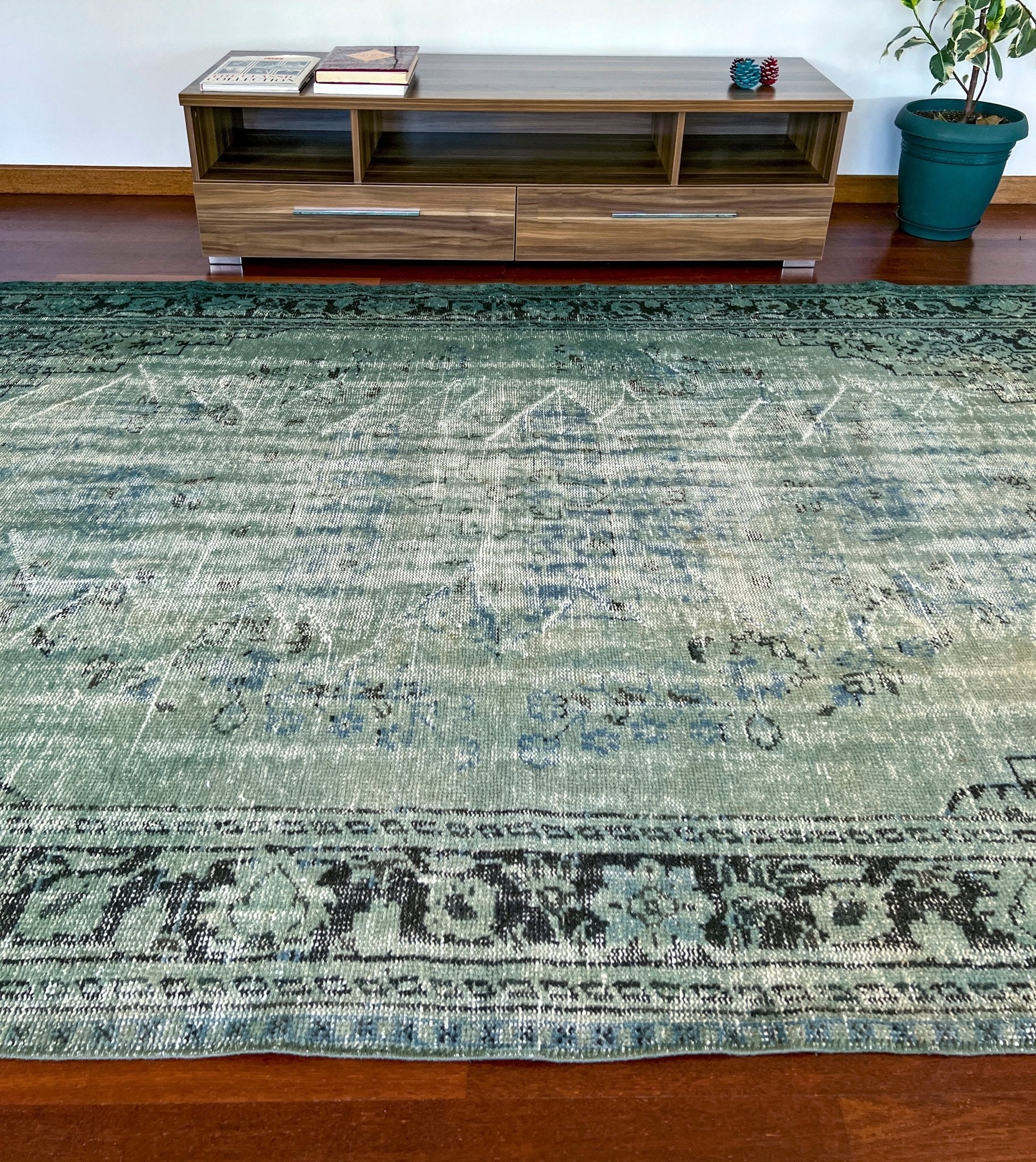 Green disstressed turkish rug san francisco bay area vintage rug palo alto oriental rug berkeley buy handmade rug online