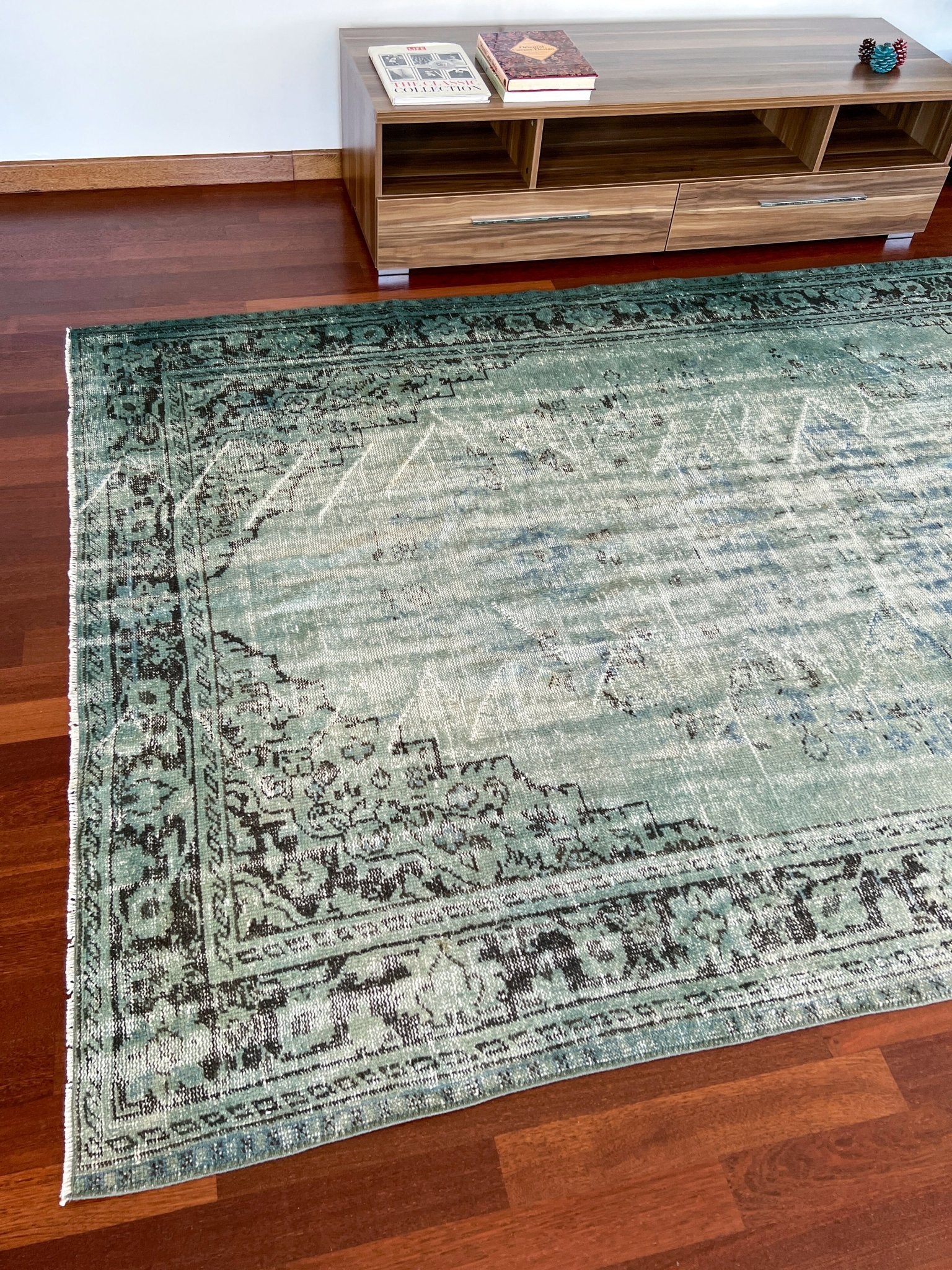 Green disstressed turkish rug san francisco bay area vintage rug palo alto oriental rug berkeley buy handmade rug online