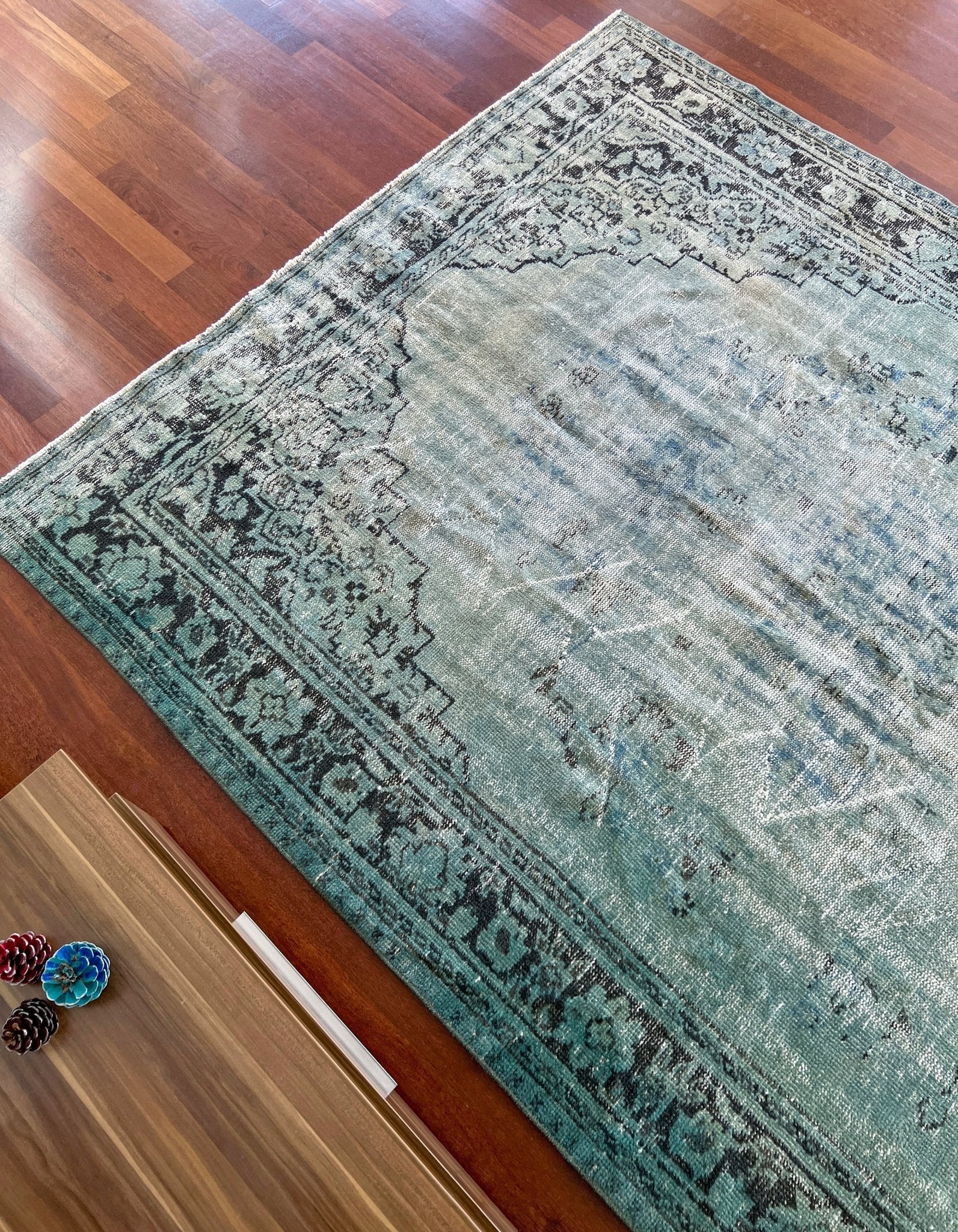 Green disstressed turkish rug san francisco bay area vintage rug palo alto oriental rug berkeley buy handmade rug online