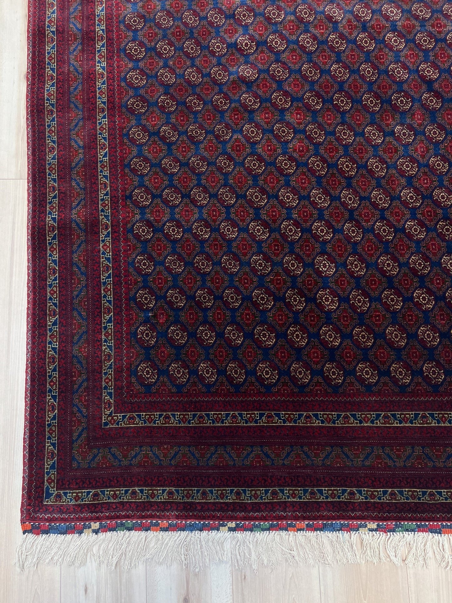 Soft Turkmen rug for living room, bedroom, dining. Oriental rug store san mateo, palo alto, berkeley. Buy oriental rug shop.