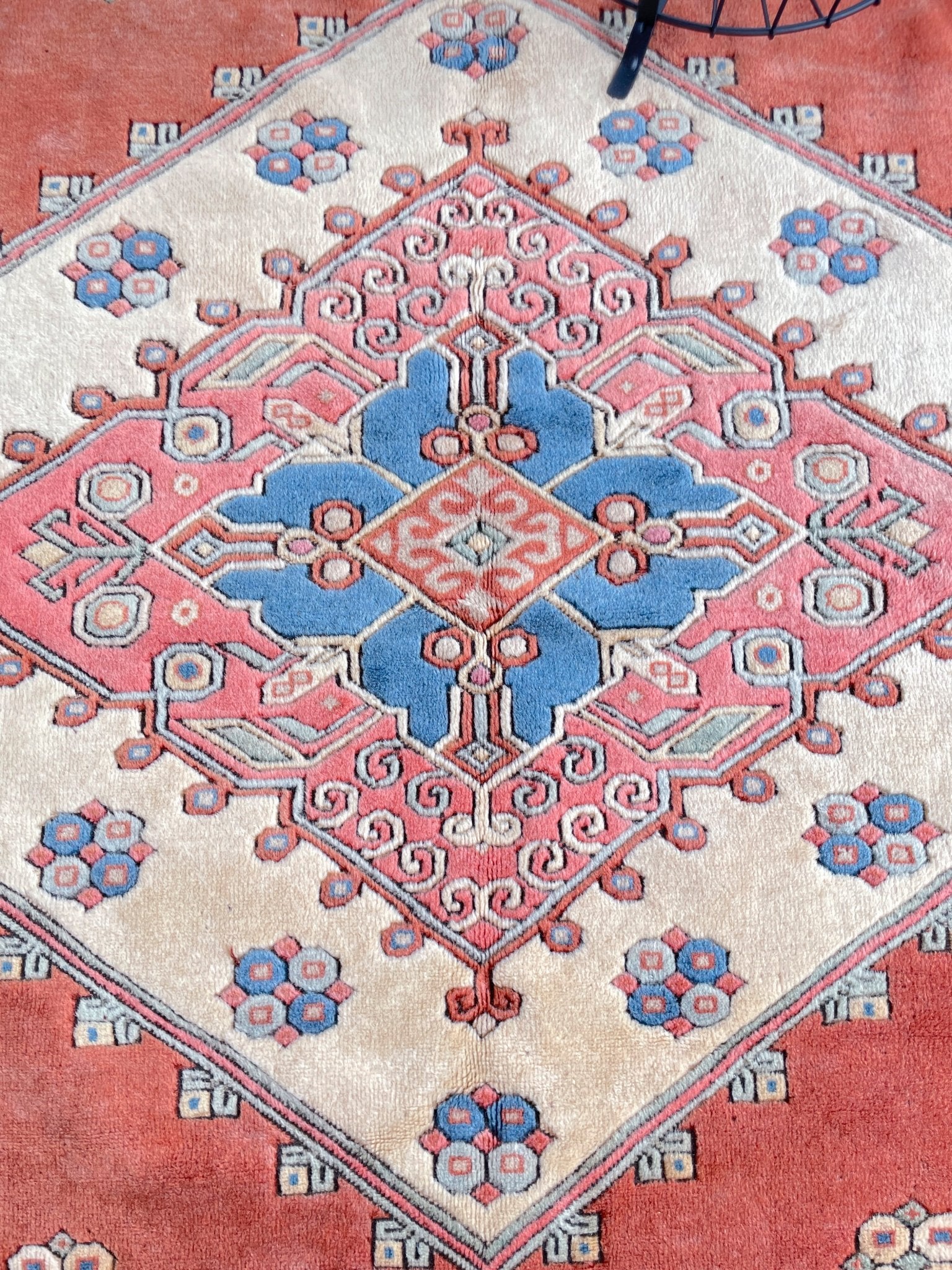 Vintage vibrant turkish rug for living room bedroom dining office. rug shop San Francisco Bay Area. Buy rug online