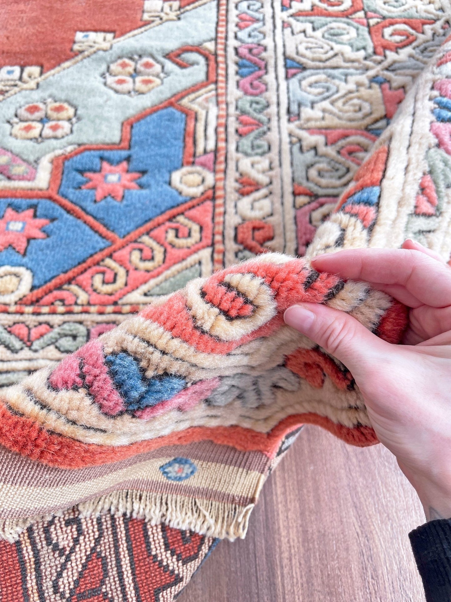 Vintage vibrant turkish rug for living room bedroom dining office. rug shop San Francisco Bay Area. Buy rug online