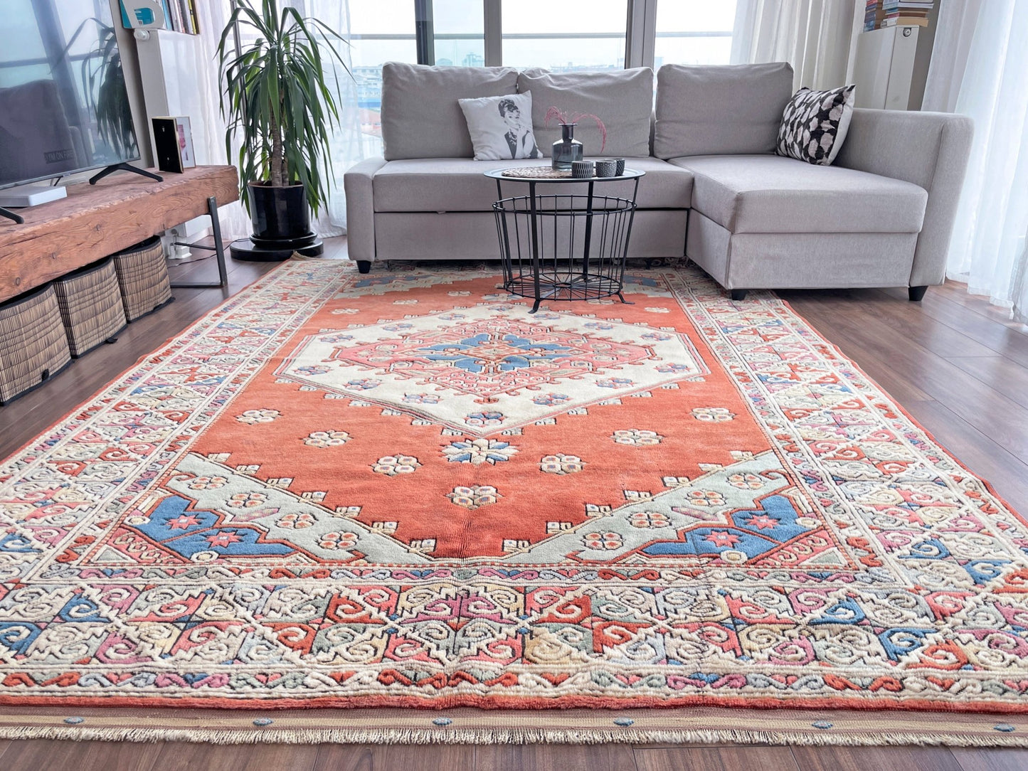 Vintage vibrant turkish rug for living room bedroom dining office. rug shop San Francisco Bay Area. Buy rug online