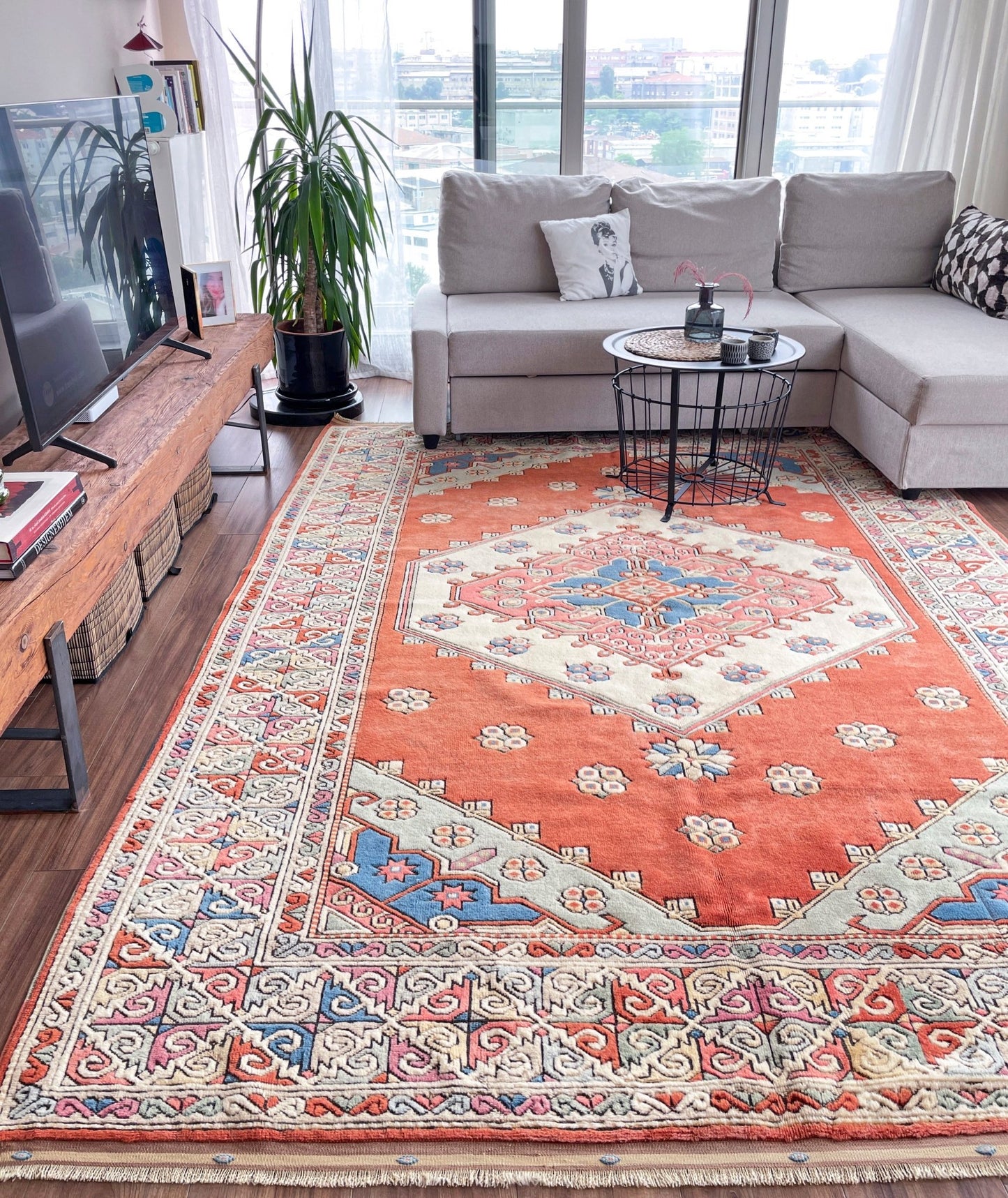 Vintage vibrant turkish rug for living room bedroom dining office. rug shop San Francisco Bay Area. Buy rug online