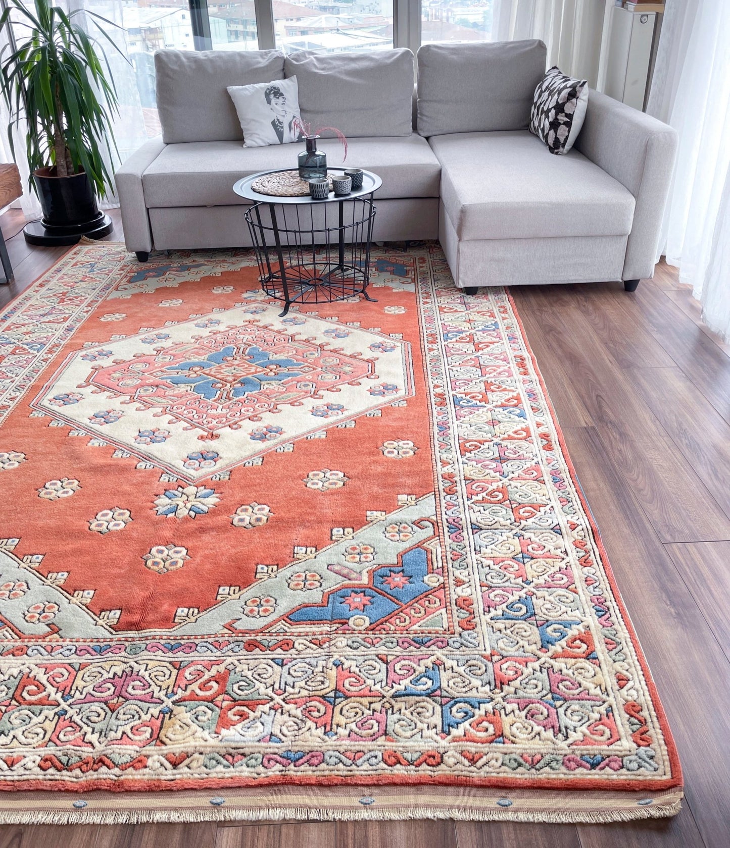 Vintage vibrant turkish rug for living room bedroom dining office. rug shop San Francisco Bay Area. Buy rug online