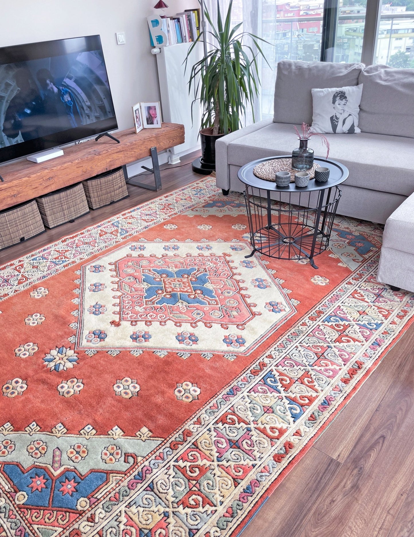 Vintage vibrant turkish rug for living room bedroom dining office. rug shop San Francisco Bay Area. Buy rug online