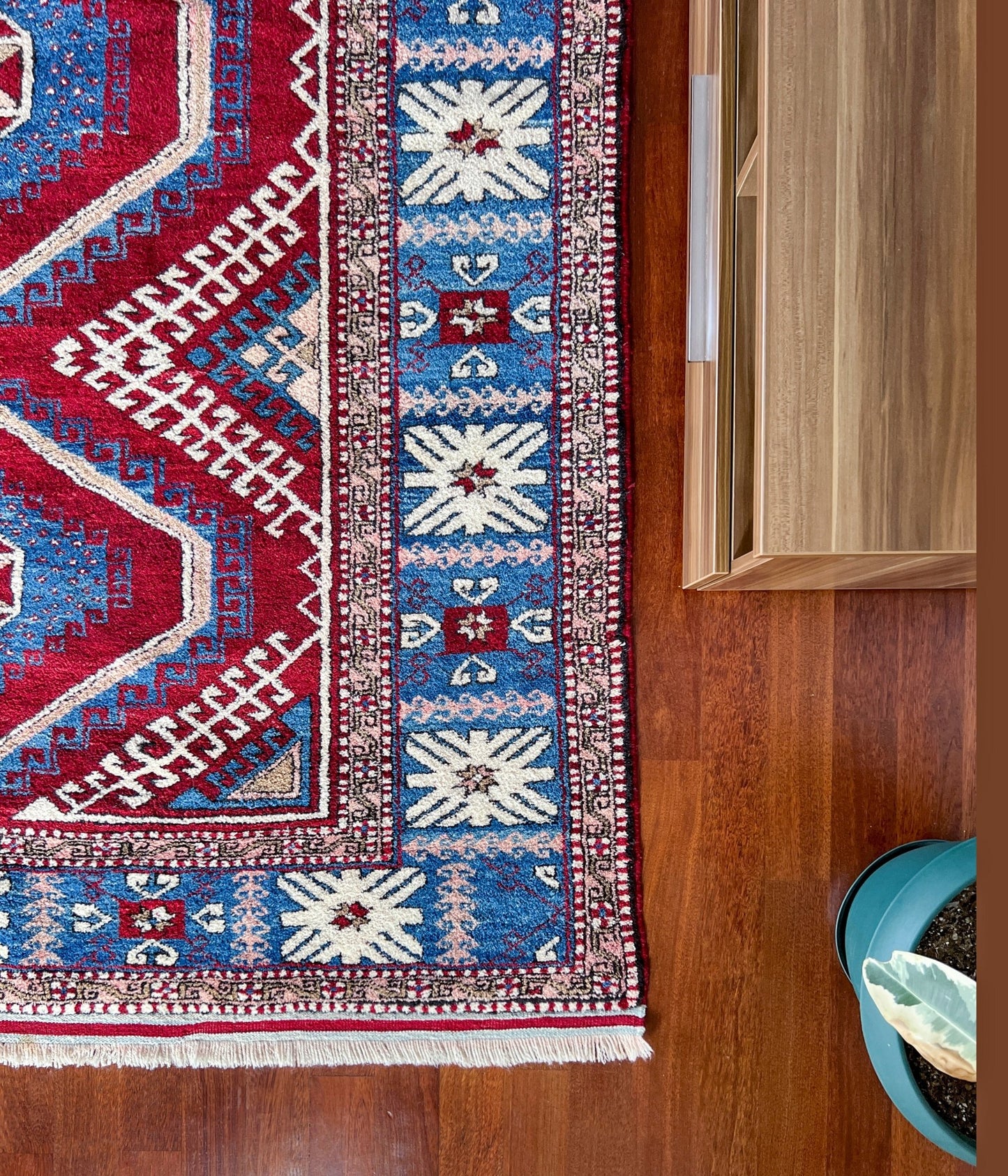 Dazkiri large turkish rug shop san francisco bay area. Wool handmade rug shop.