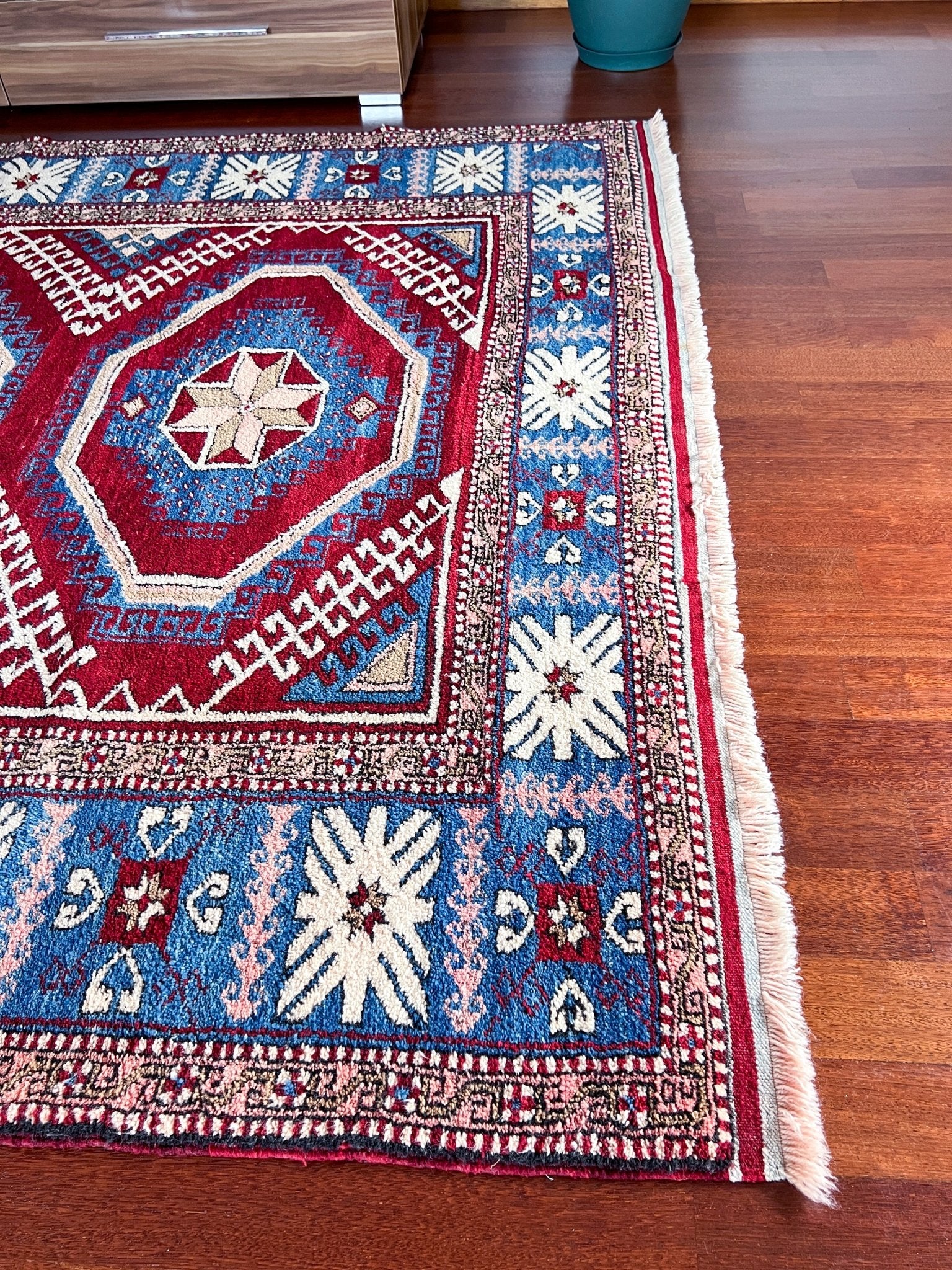 Dazkiri large turkish rug shop san francisco bay area. Wool handmade rug shop.