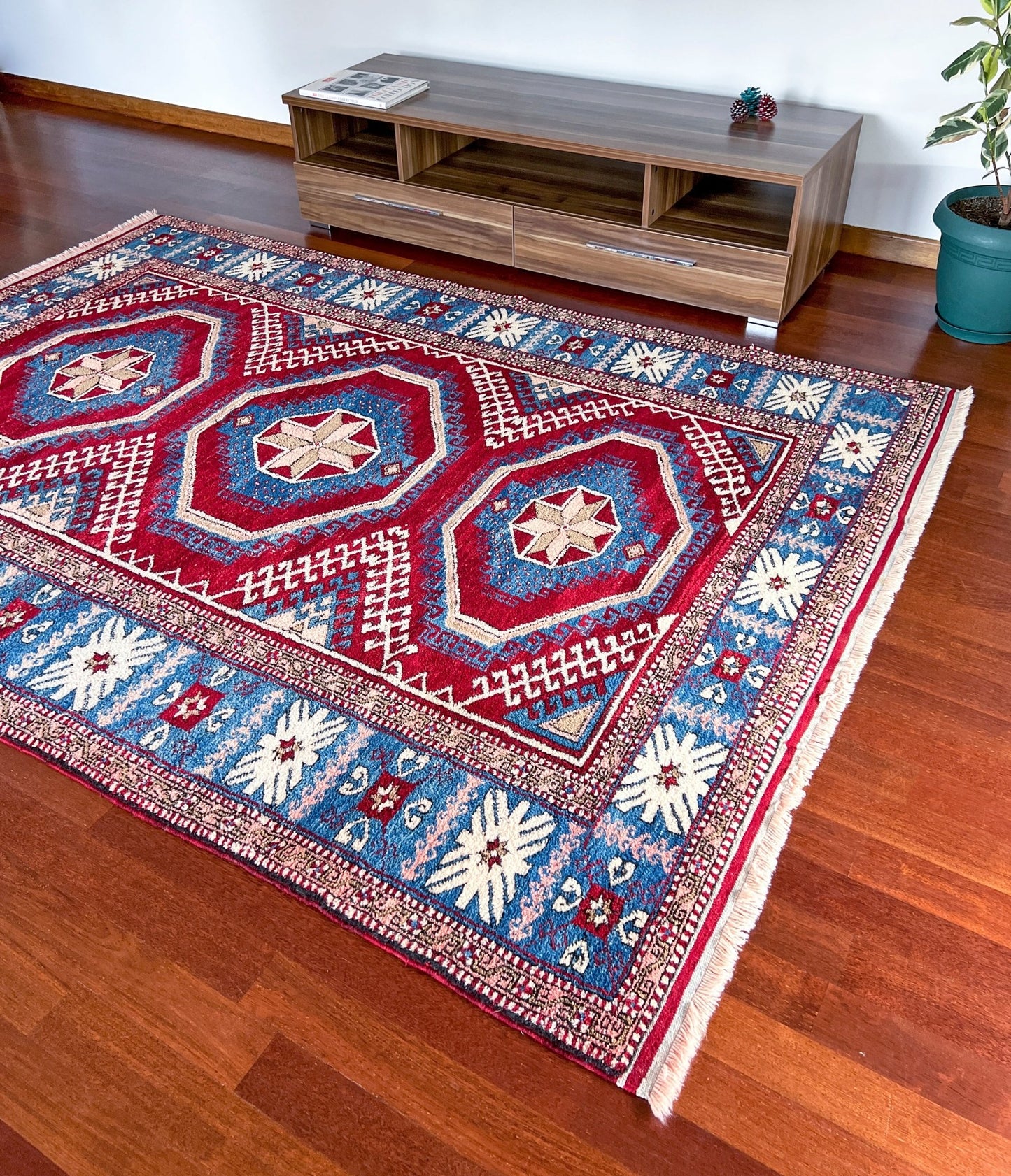 Dazkiri large turkish rug shop san francisco bay area. Wool handmade rug shop.