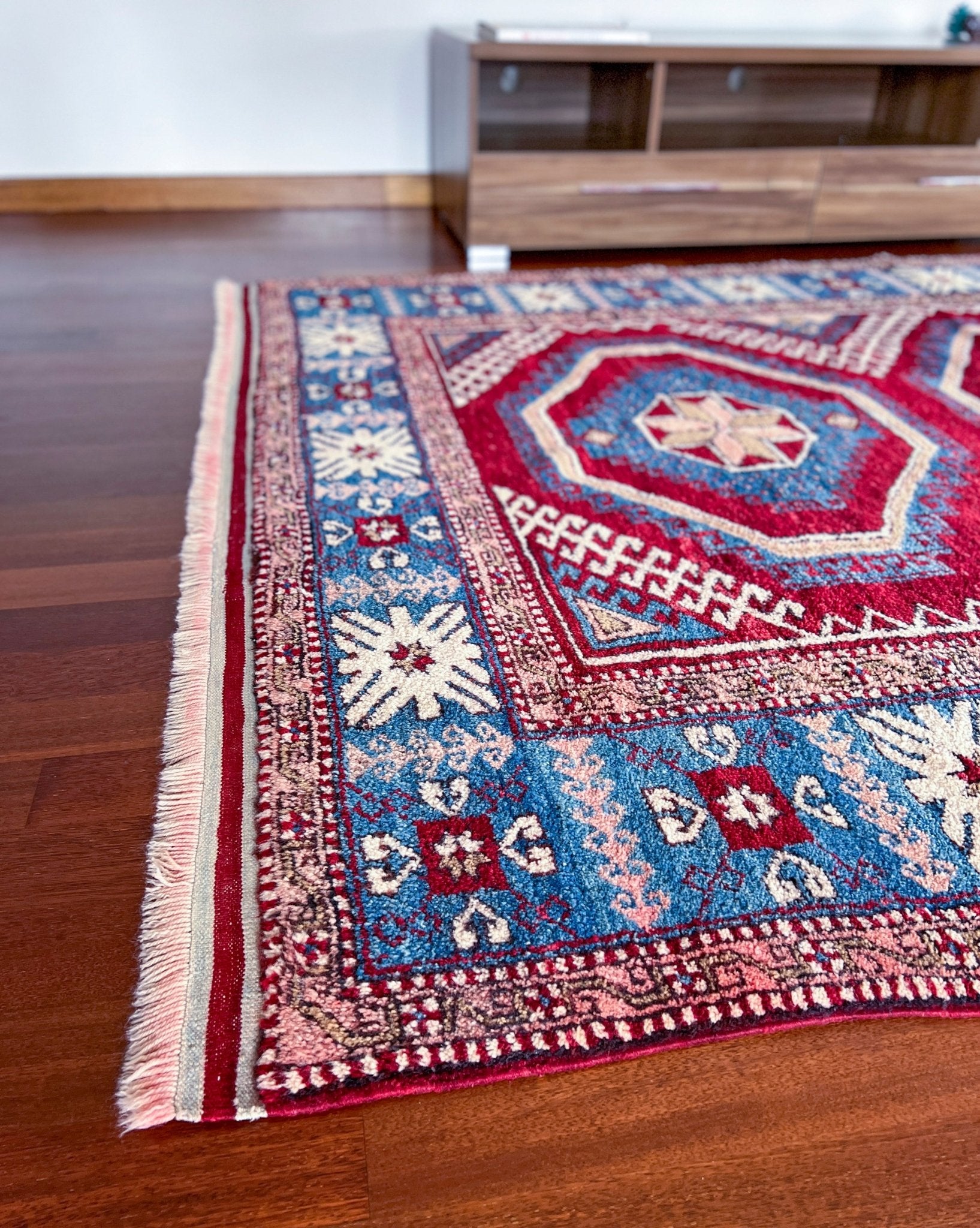 Dazkiri large turkish rug shop san francisco bay area. Wool handmade rug shop.