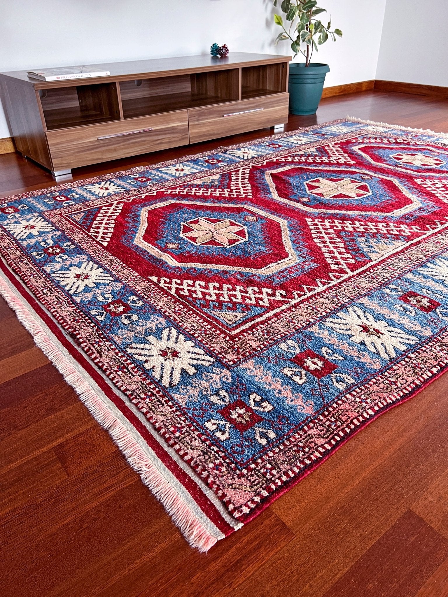 Dazkiri large turkish rug shop san francisco bay area. Wool handmade rug shop.