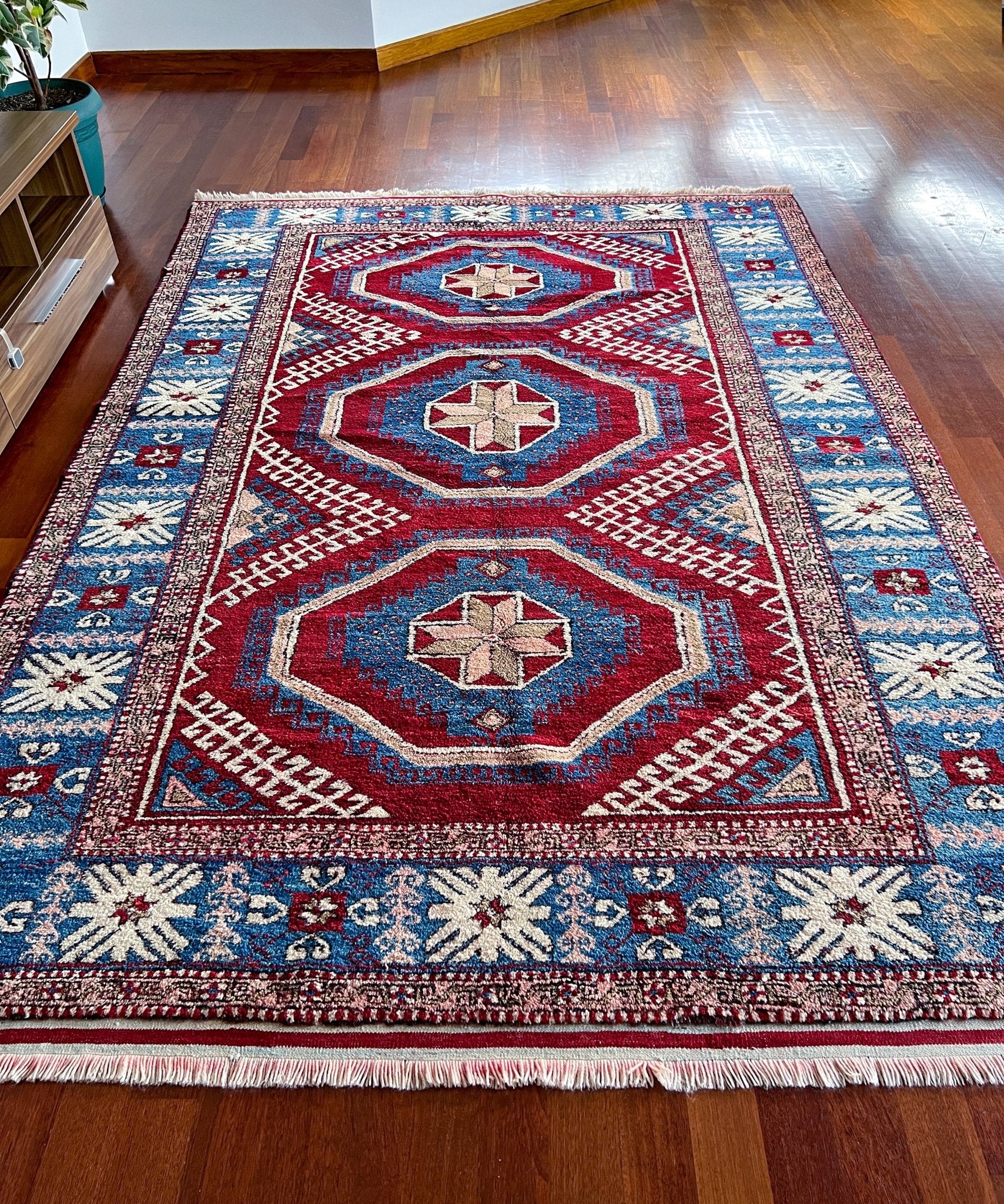 Dazkiri large turkish rug shop san francisco bay area. Wool handmade rug shop.