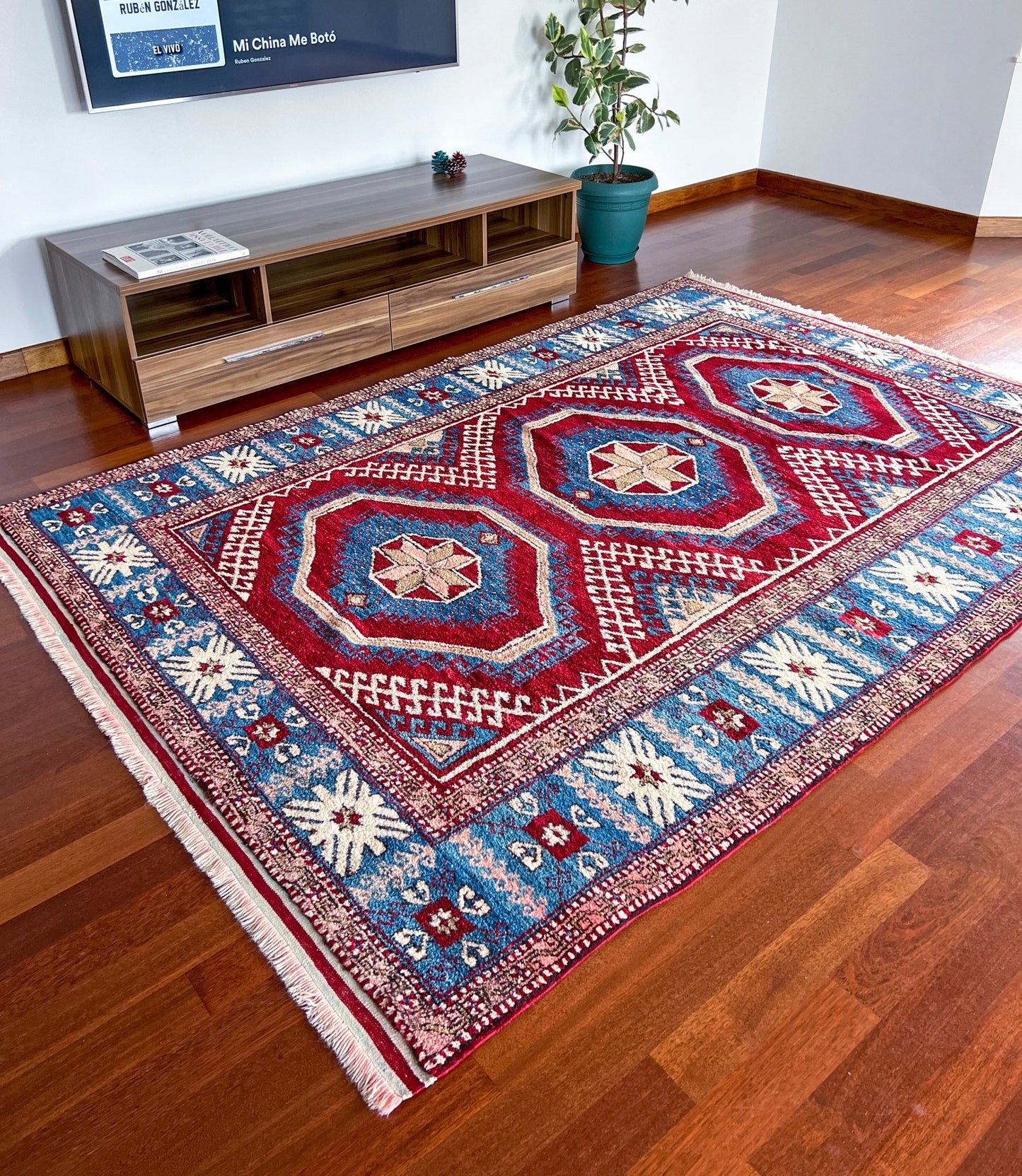 Dazkiri large turkish rug shop san francisco bay area. Wool handmade rug shop.