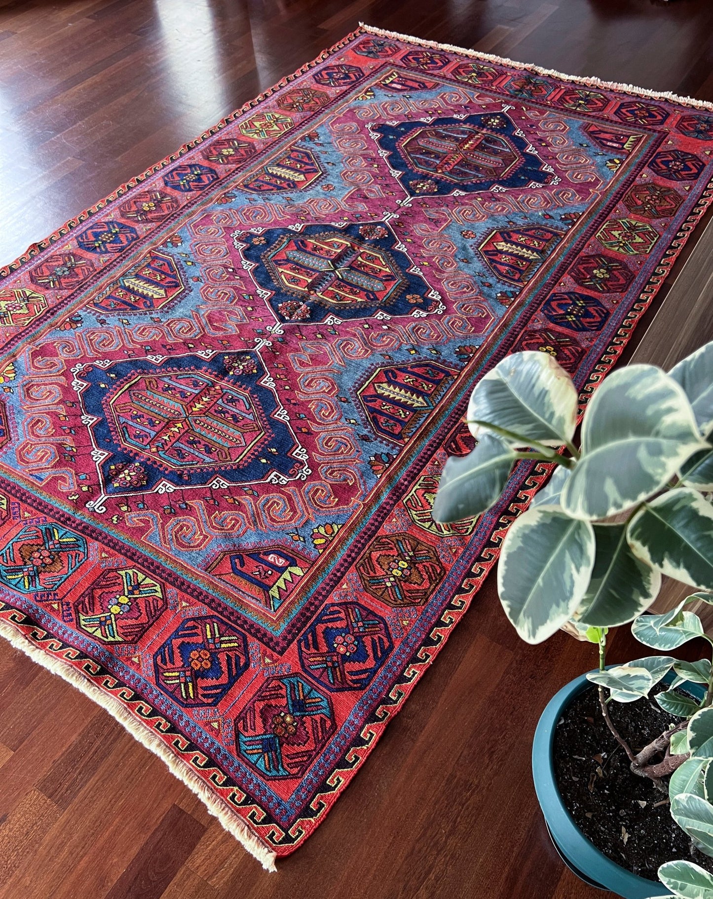 caucasian soumak rug. oriental rug shop san francisco bay area