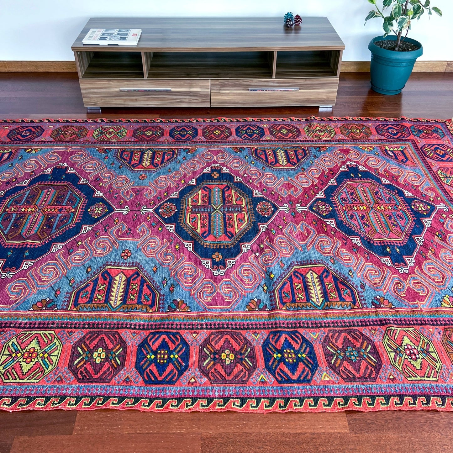 caucasian soumak rug. oriental rug shop san francisco bay area