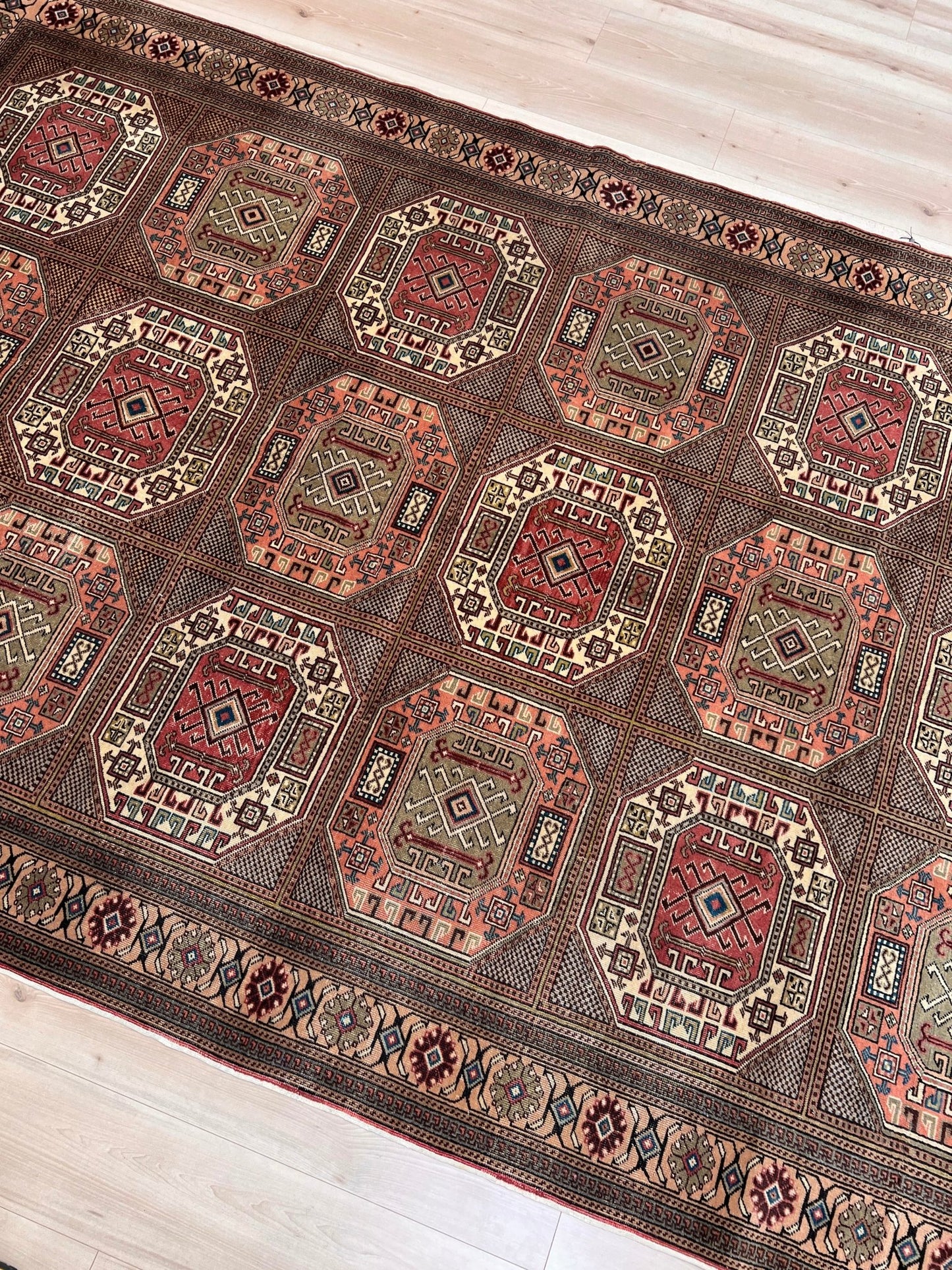 Kayseri Large Turkish Area Rug for living room, bedroom, dining. Oriental rug shop San Mateo CA. Buy vintage rug online