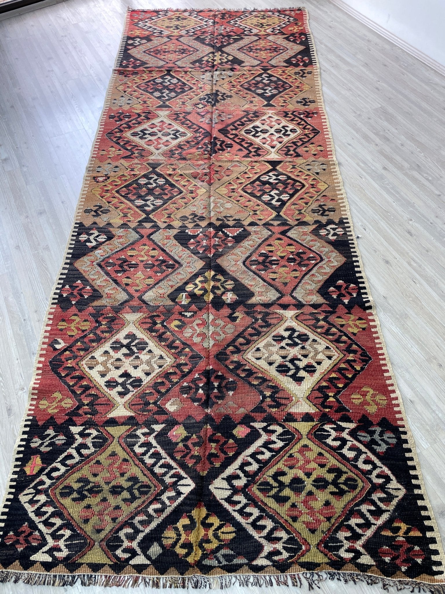 Kayseri turkish kilim rug shop san francisco bay area. Buy handmade wool vintage rug online