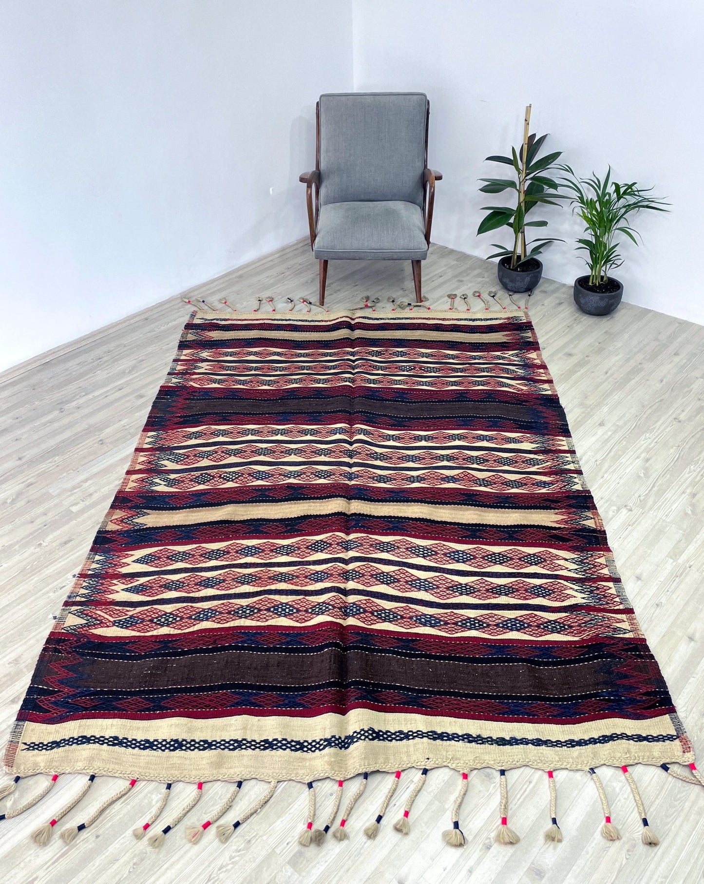 Vintage kilim rug San Francisco Bay area. California rug store, rug shop, local shop, vintage rug, modern kilim