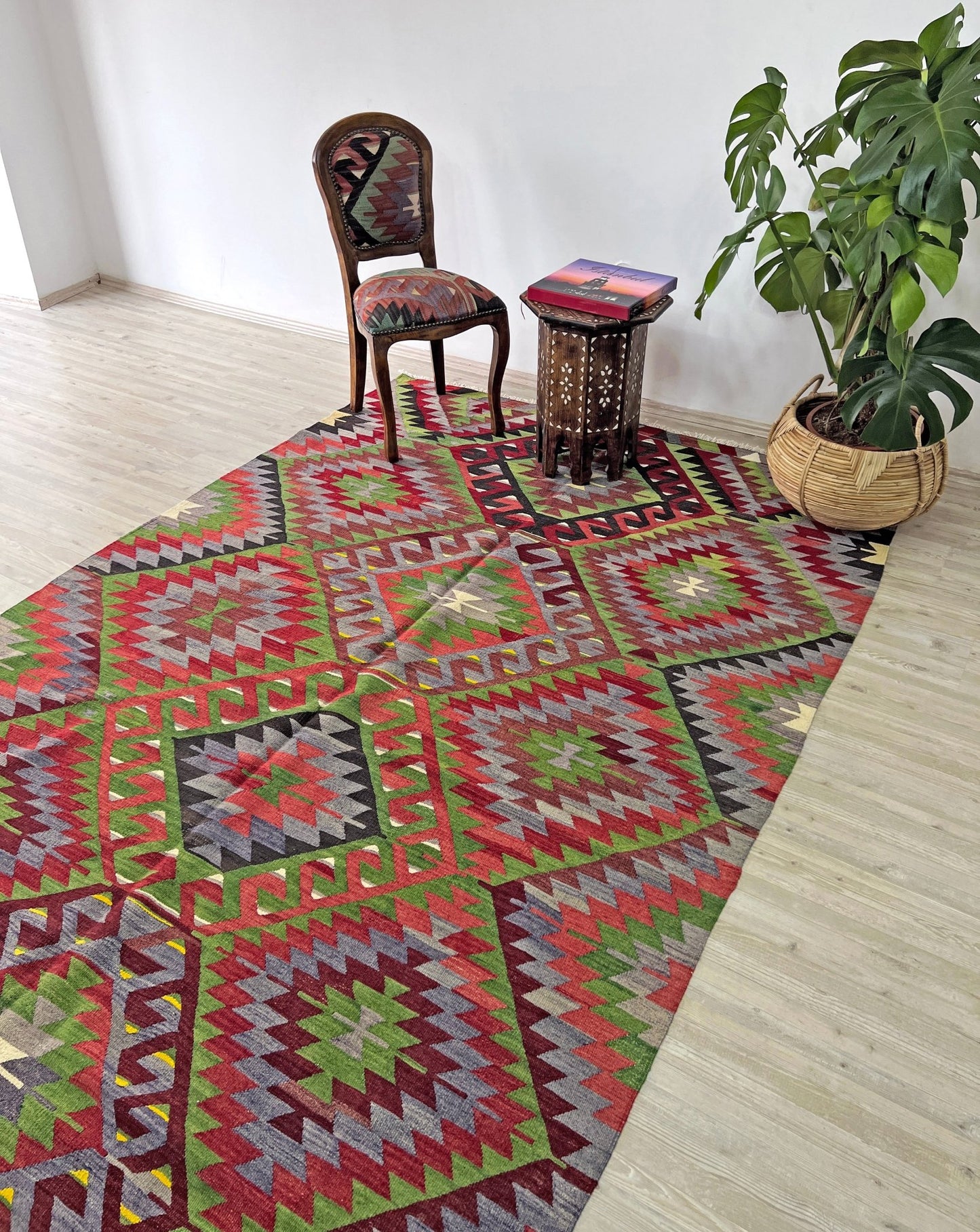 Oushak Esme Kilim vintage turkish rug shop san francisco bay area. Rug store palo alto berkeley buy vintage rug online