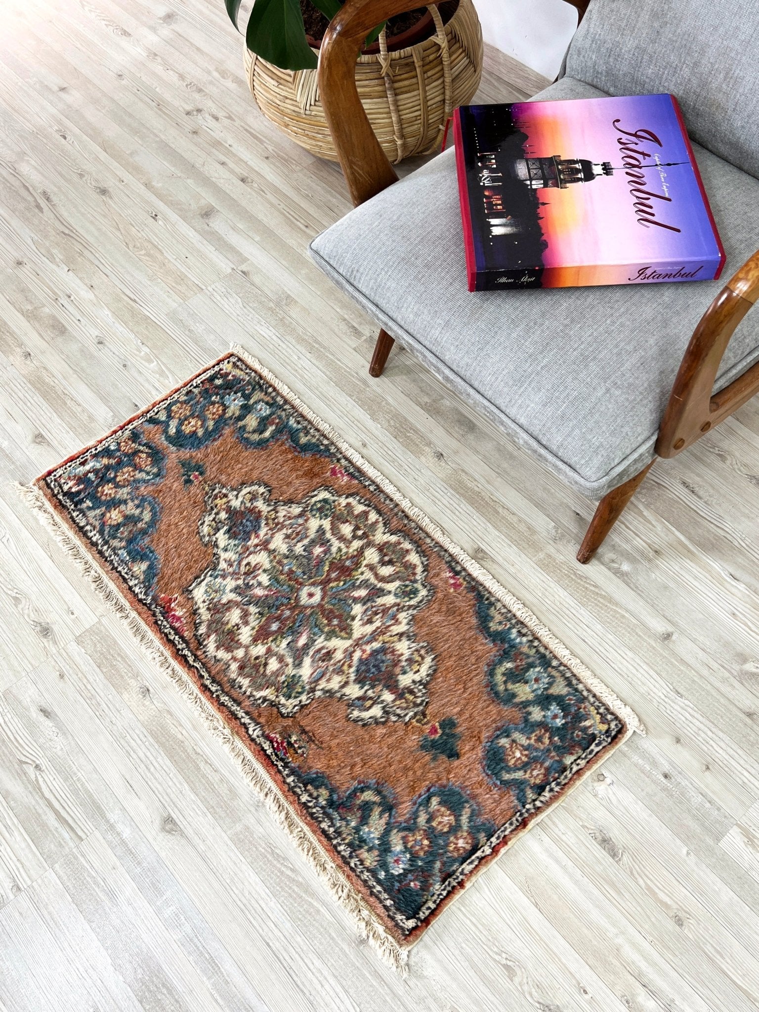 Turkish mini rug doormat bath mat. Buy wool handmade rug online
