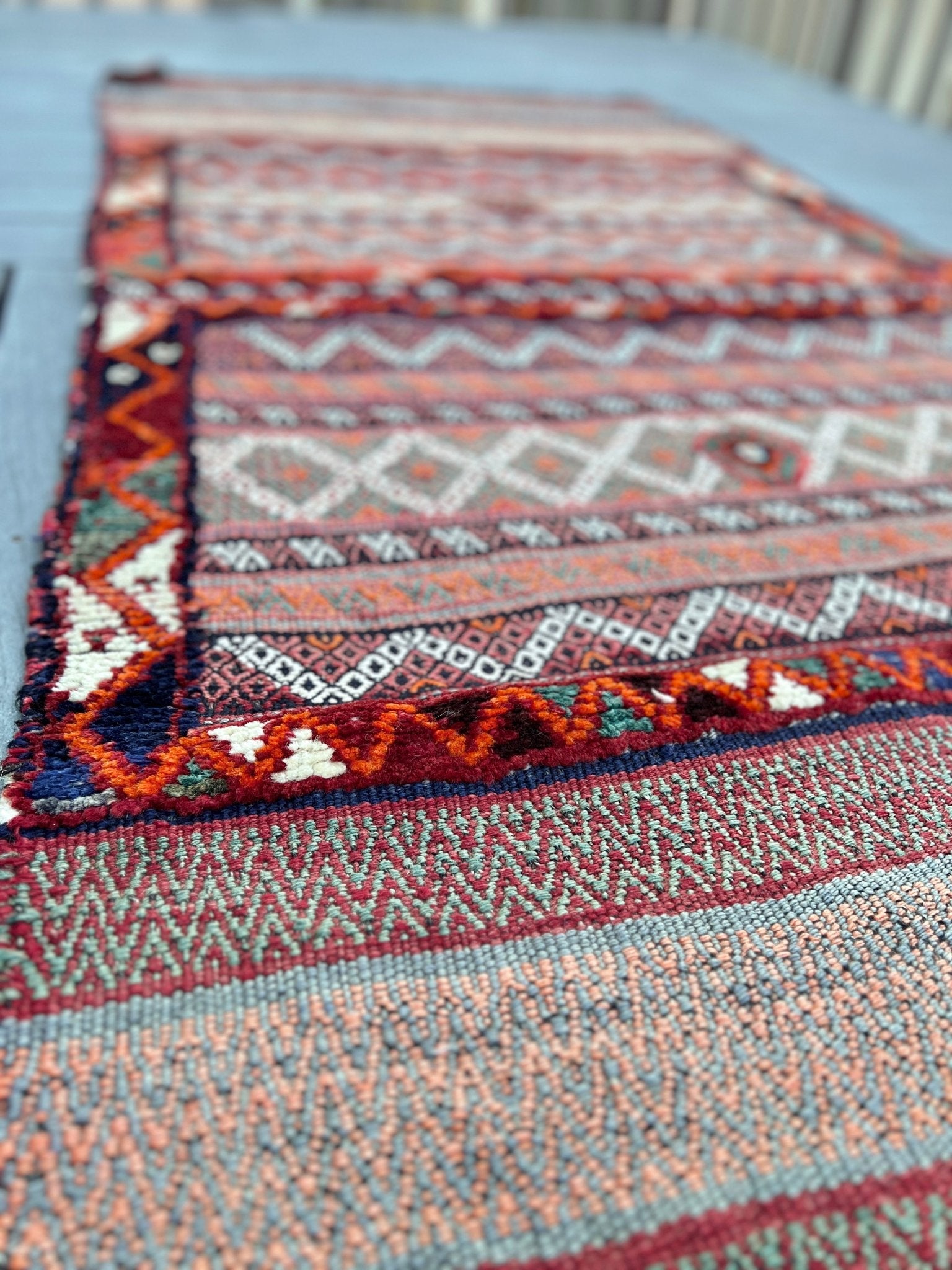 Bakhtiari Persian small runner Oriental rug shop san francisco bay area. Buy oriental rug online shopping canada california.