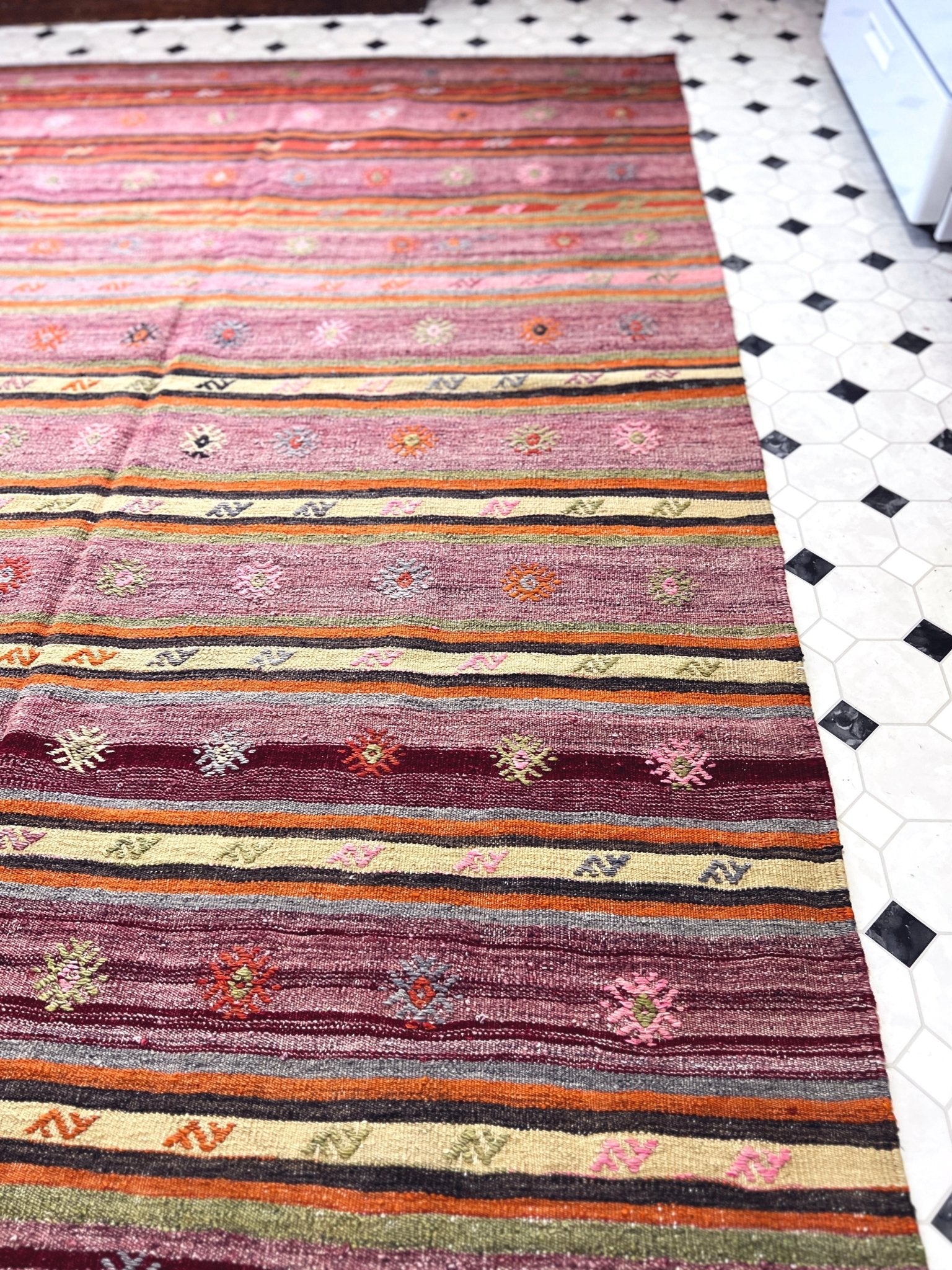 Pergamum Kilim Vintage Turkish rug store berkeley Oriental rug shop los gatos, palo alto. Buy Turkish kilim rug online