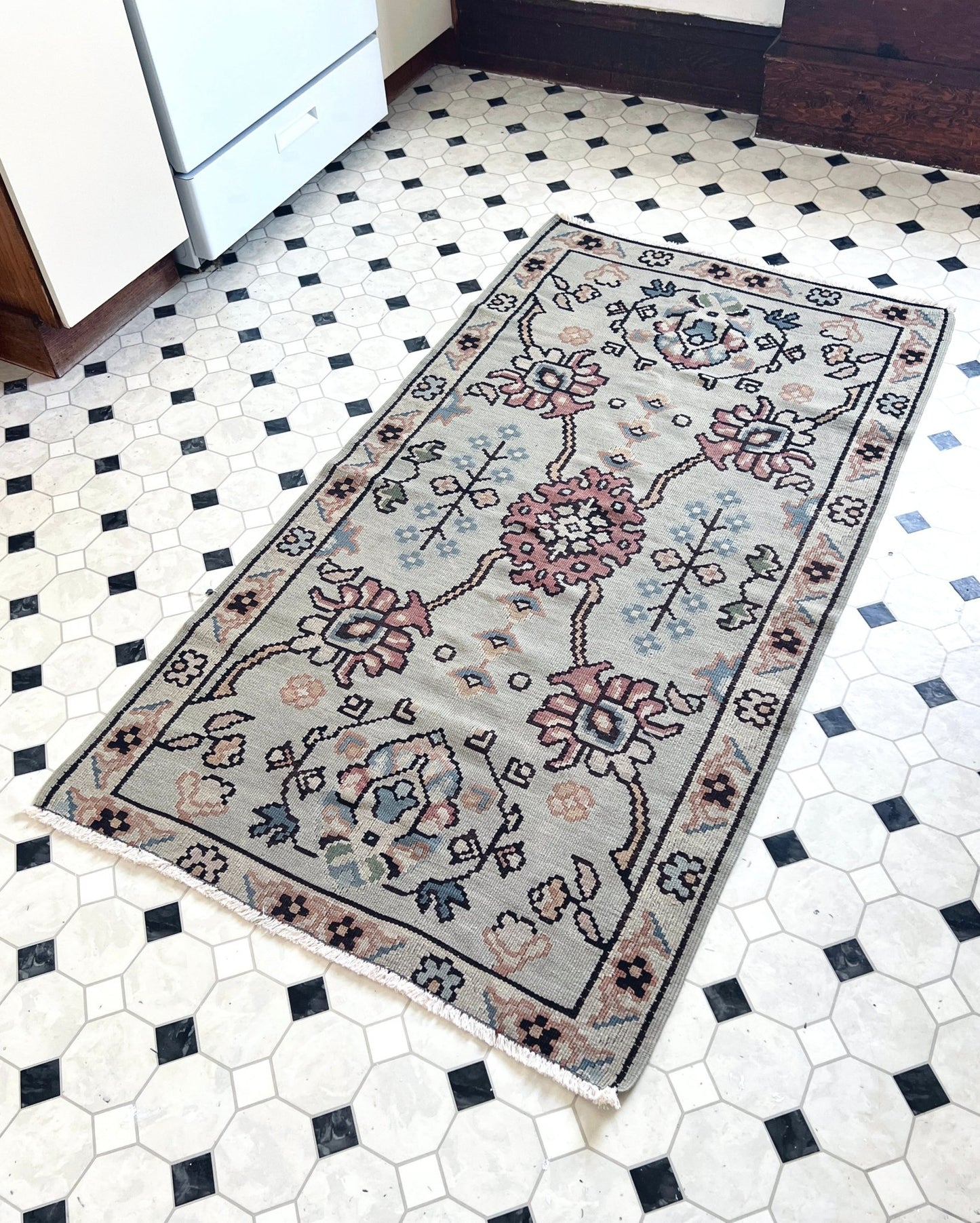 Small balkan Vintage kilim rug shop san francisco bay area Oriental rug store Buy rug online free shipping to USA, Canada