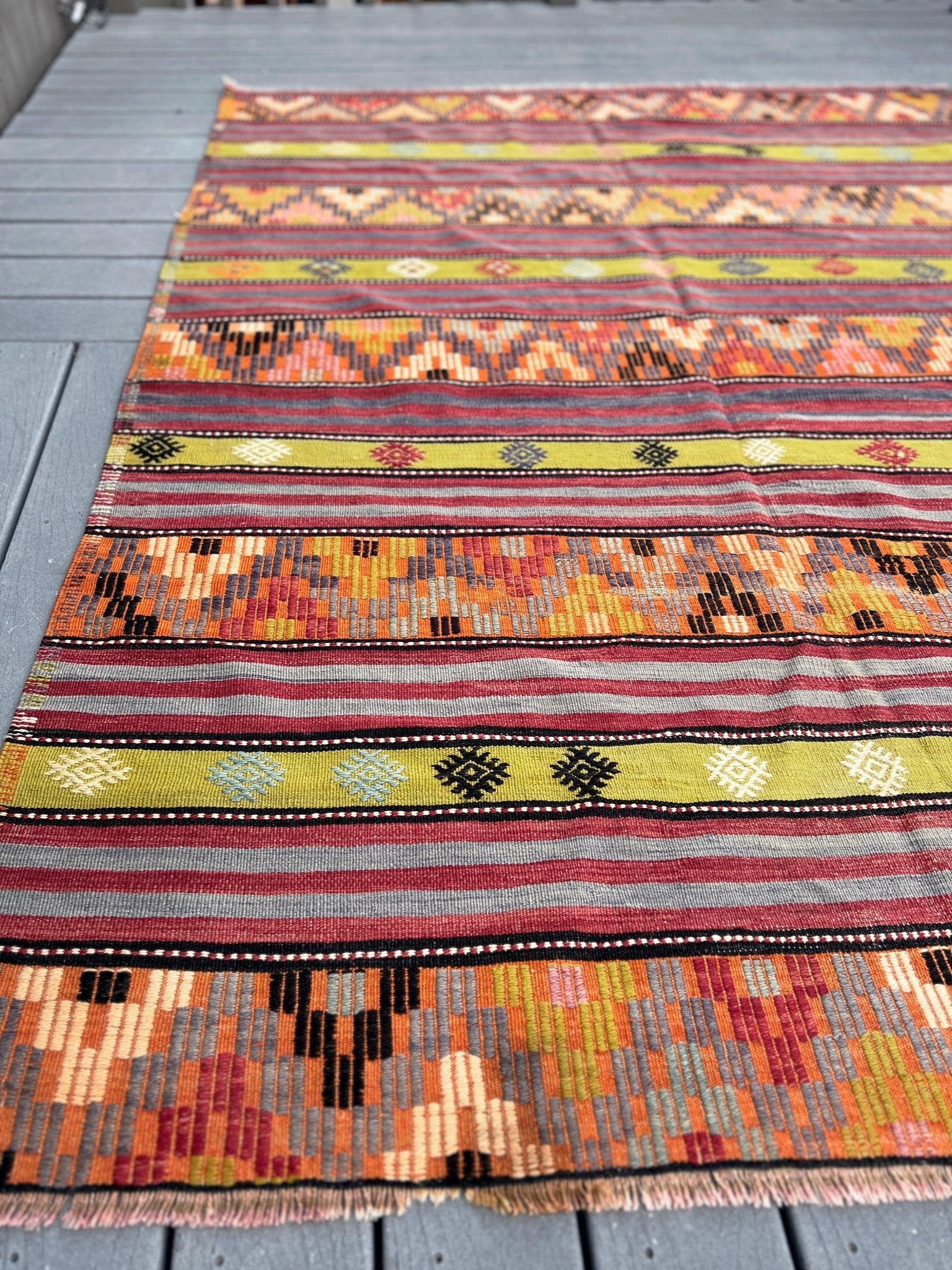 Selendi handmade wool Vintage Turkish Kilim Rug shop berkeley Canada, California. Oriental rug shop san francisco bay area