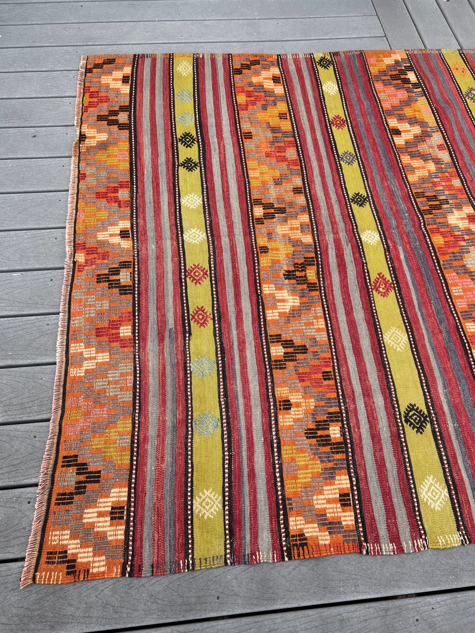 Selendi handmade wool Vintage Turkish Kilim Rug shop berkeley Canada, California. Oriental rug shop san francisco bay area