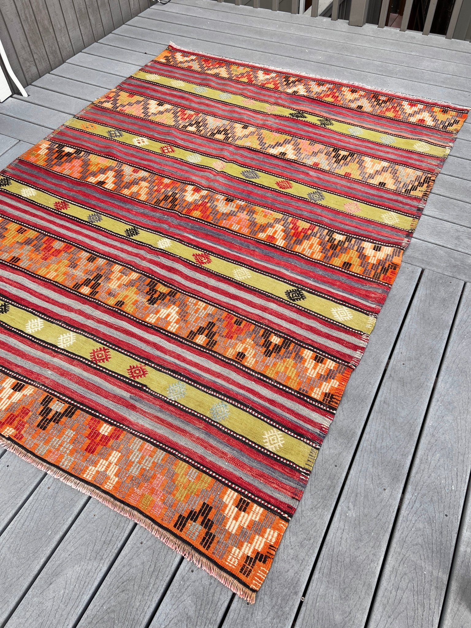 Selendi handmade wool Vintage Turkish Kilim Rug shop berkeley Canada, California. Oriental rug shop san francisco bay area