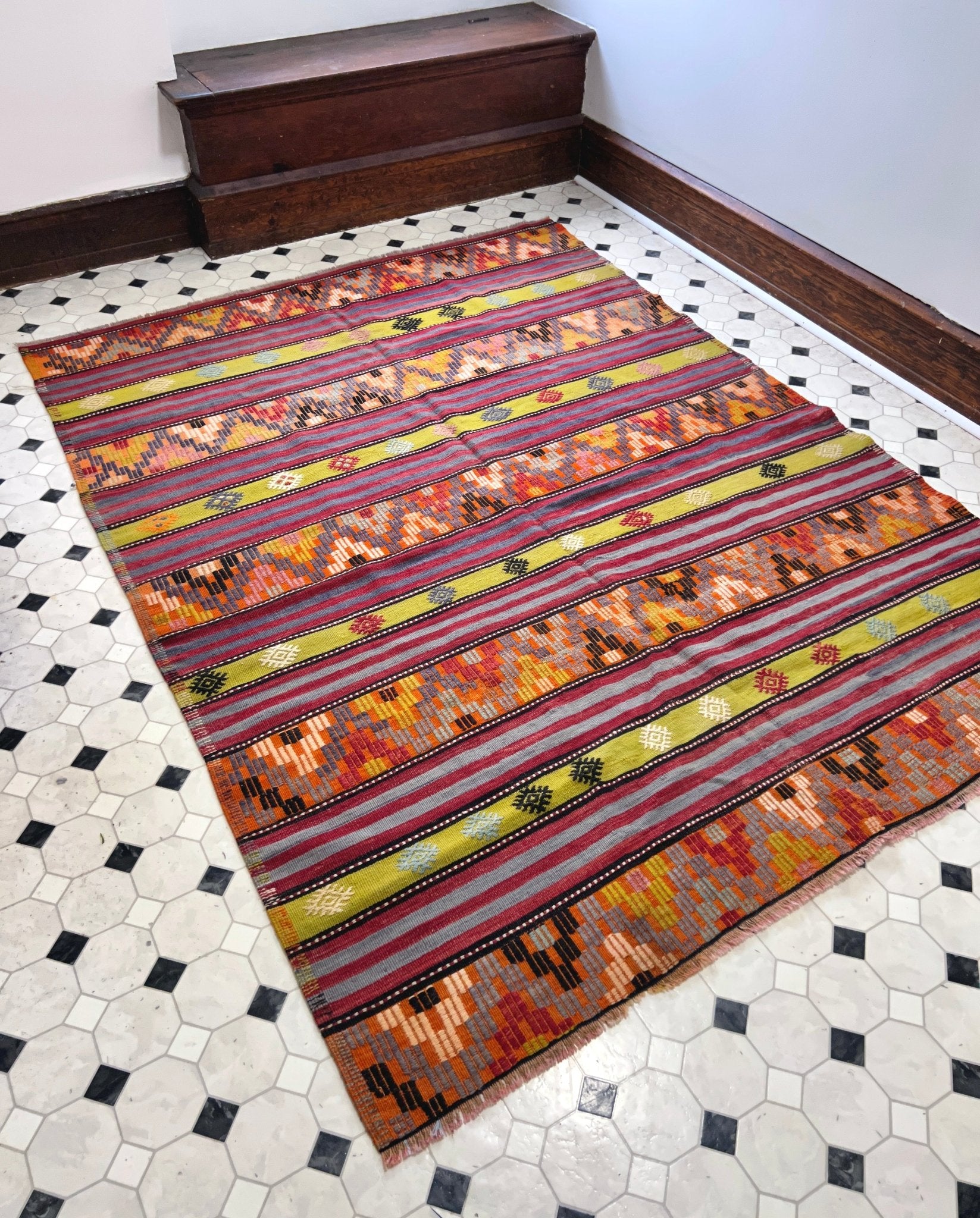 Selendi handmade wool Vintage Turkish Kilim Rug shop berkeley Canada, California. Oriental rug shop san francisco bay area