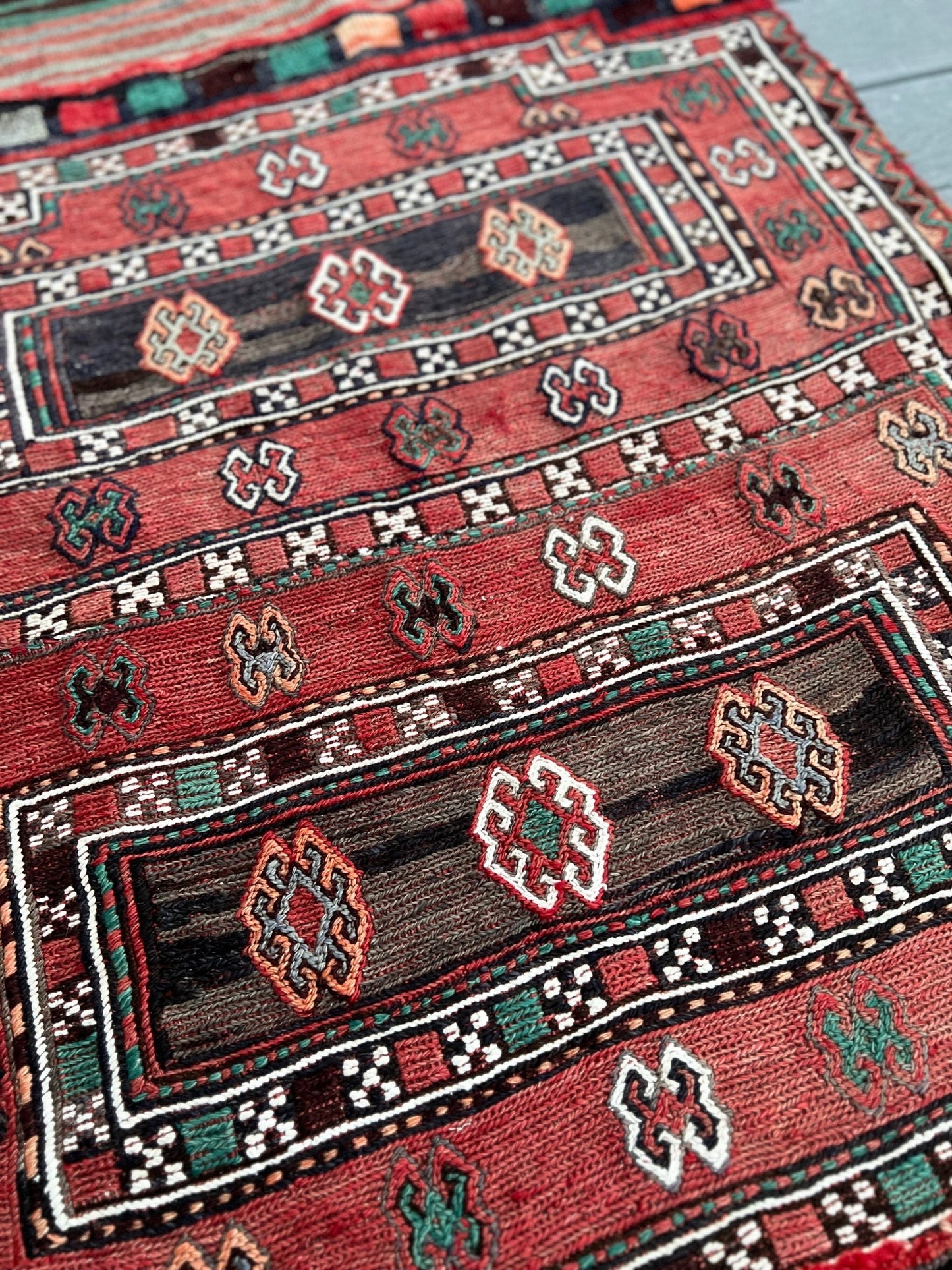 Bakhtiari saddle bag runner rug. Persian rug shop Oriental rug store San francisco Bya Area. Buy rugs online free shipping