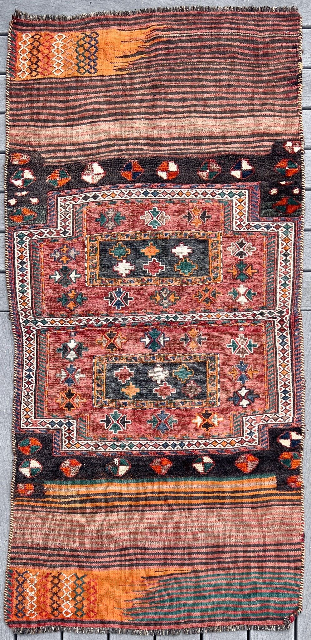 Bakhtiari Saddle bag runner. Oriental rug palo alto berkeley. Buy rug online free shipping to USA, Canada, toronto, CA.