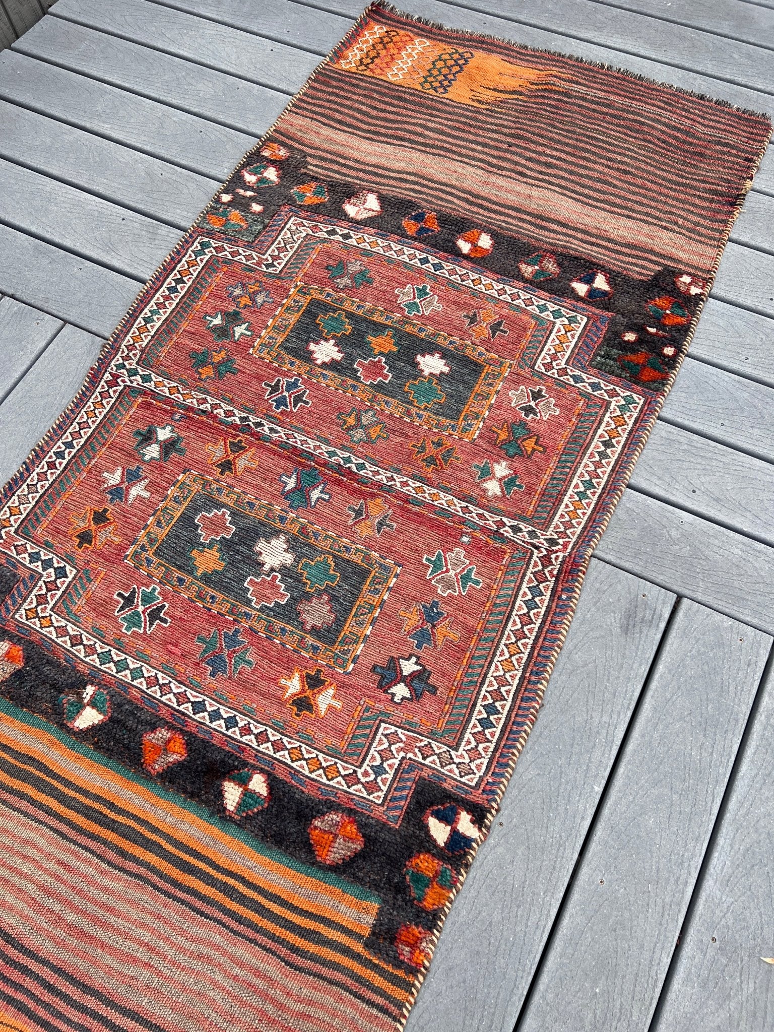 Bakhtiari Saddle bag runner. Oriental rug palo alto berkeley. Buy rug online free shipping to USA, Canada, toronto, CA.