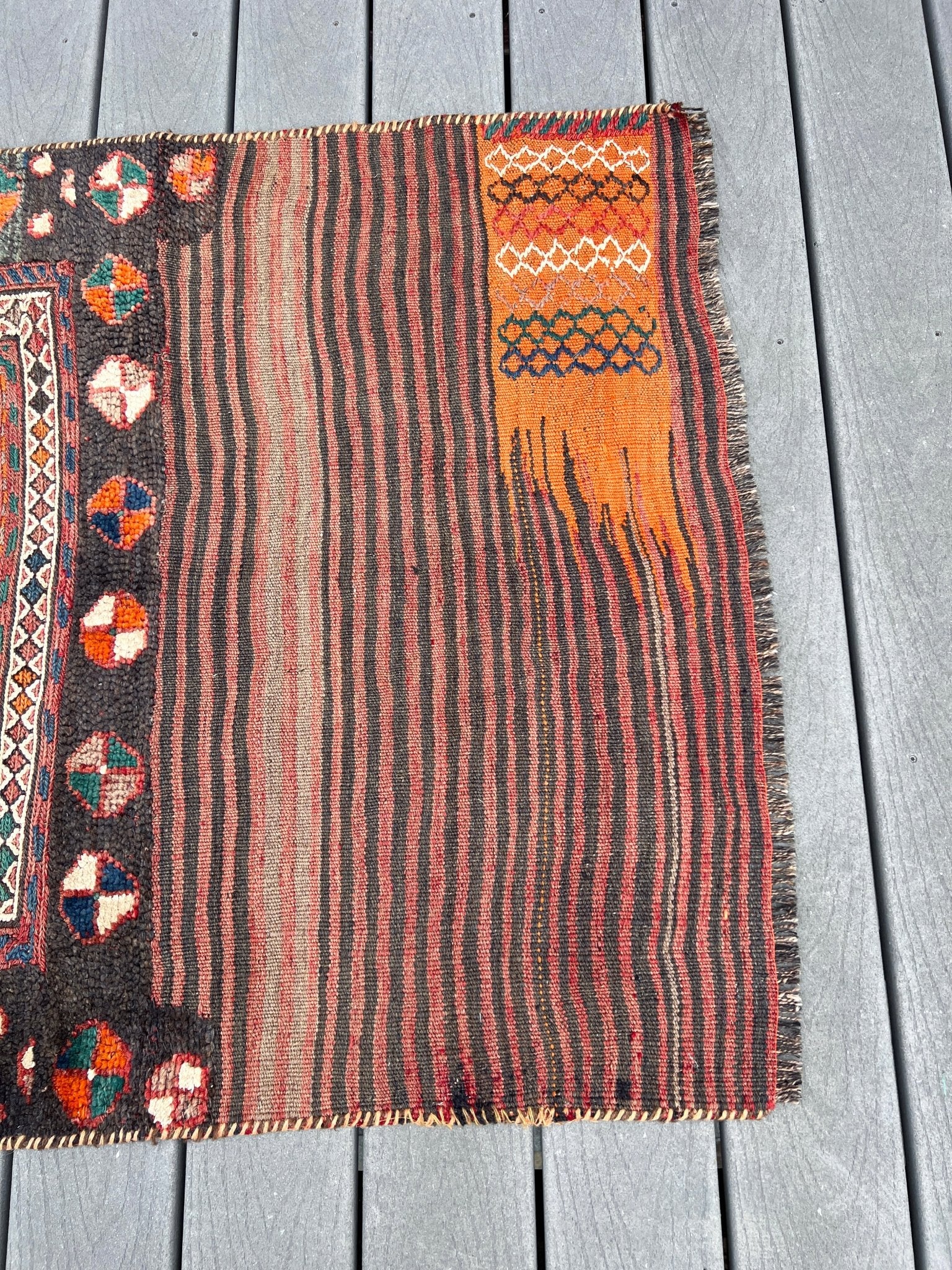 Bakhtiari Saddle bag runner. Oriental rug palo alto berkeley. Buy rug online free shipping to USA, Canada, toronto, CA.