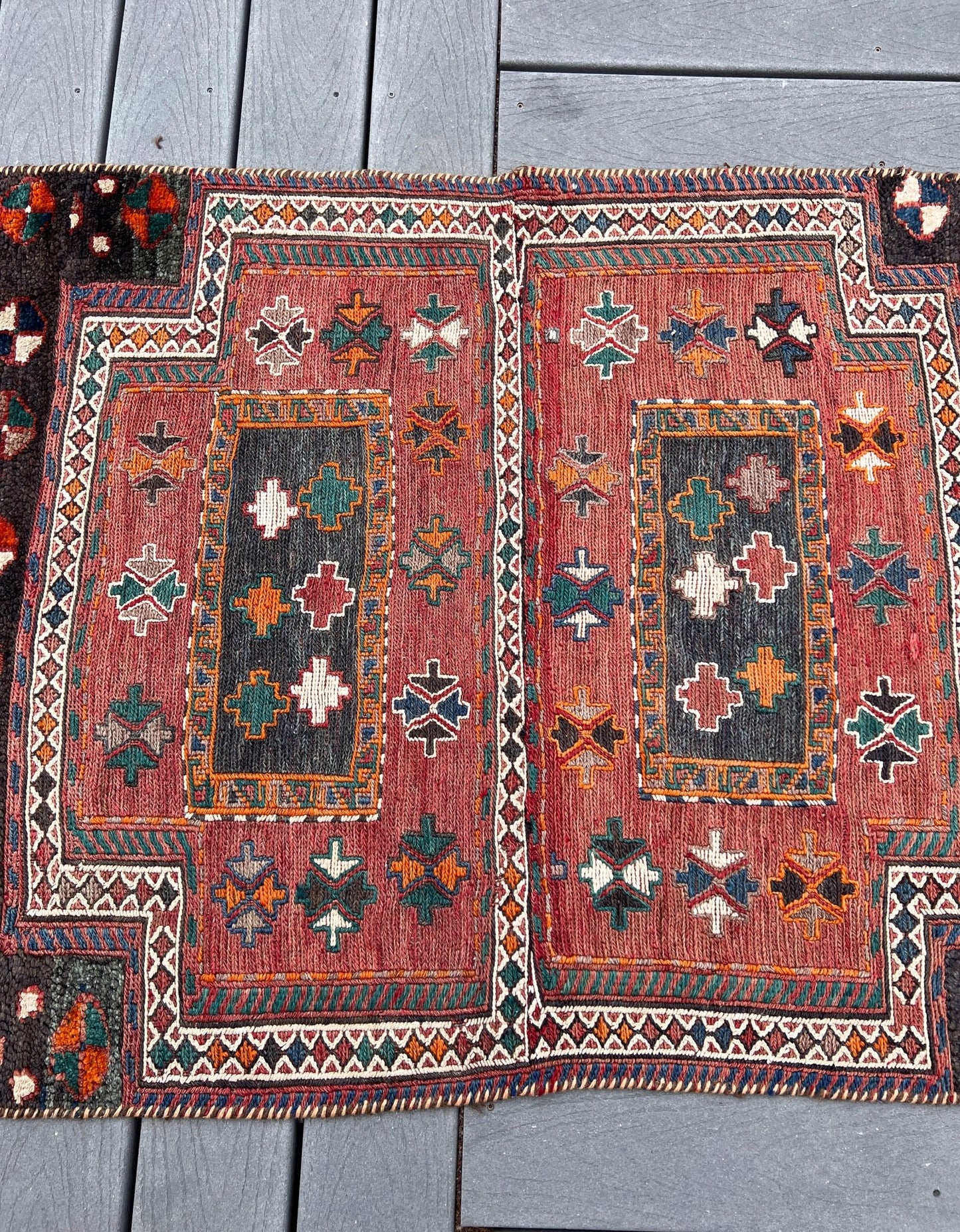 Bakhtiari Saddle bag runner. Oriental rug palo alto berkeley. Buy rug online free shipping to USA, Canada, toronto, CA.