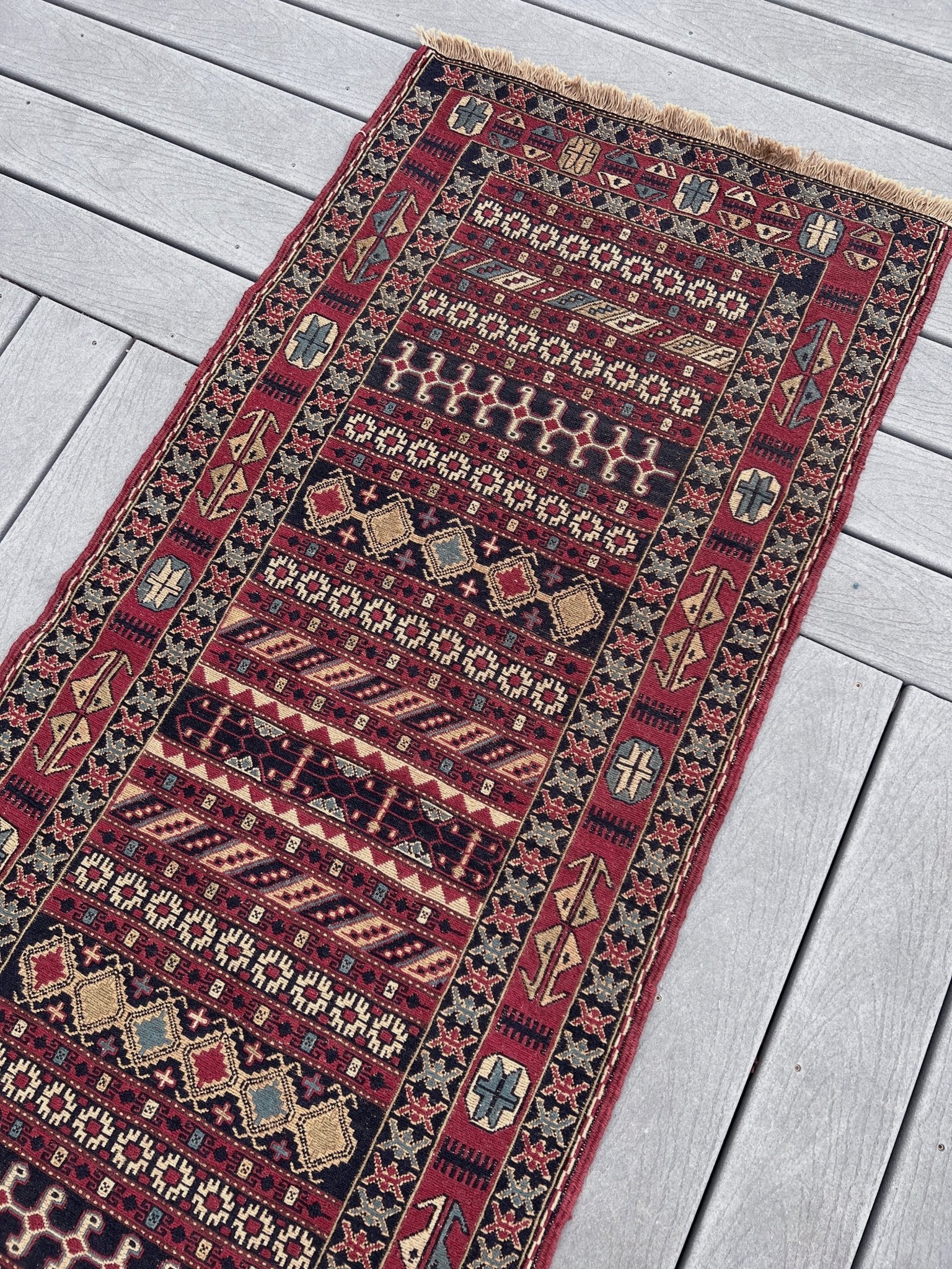 Rahrah persian soumak kilim rug. Oriental rug shop san francisco bay area.