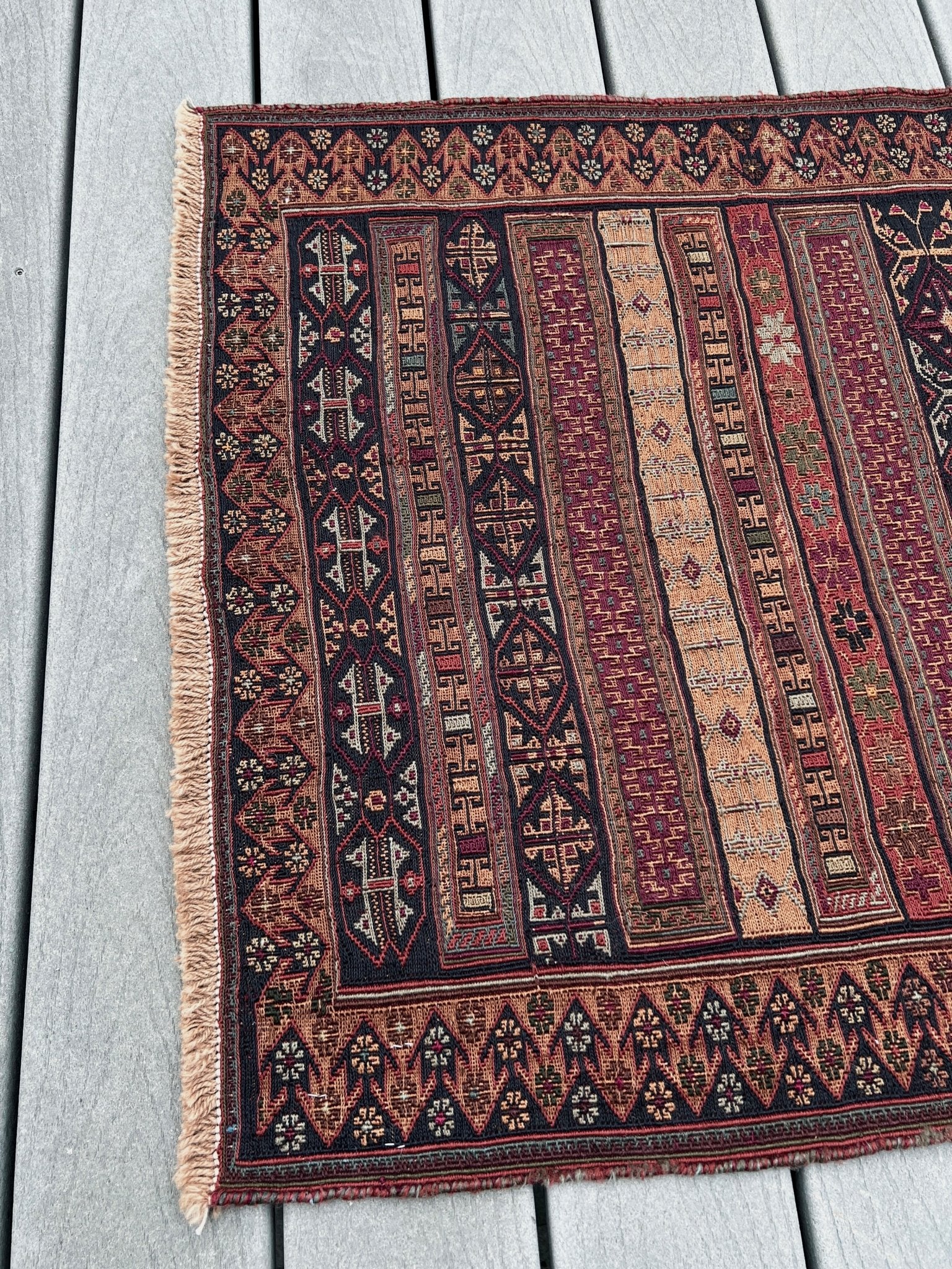 Rahrah Soumak Small Persian Runner Rug. Oriental Rug shop San Francisco Bay Area. Buy handmade rug online free shipping