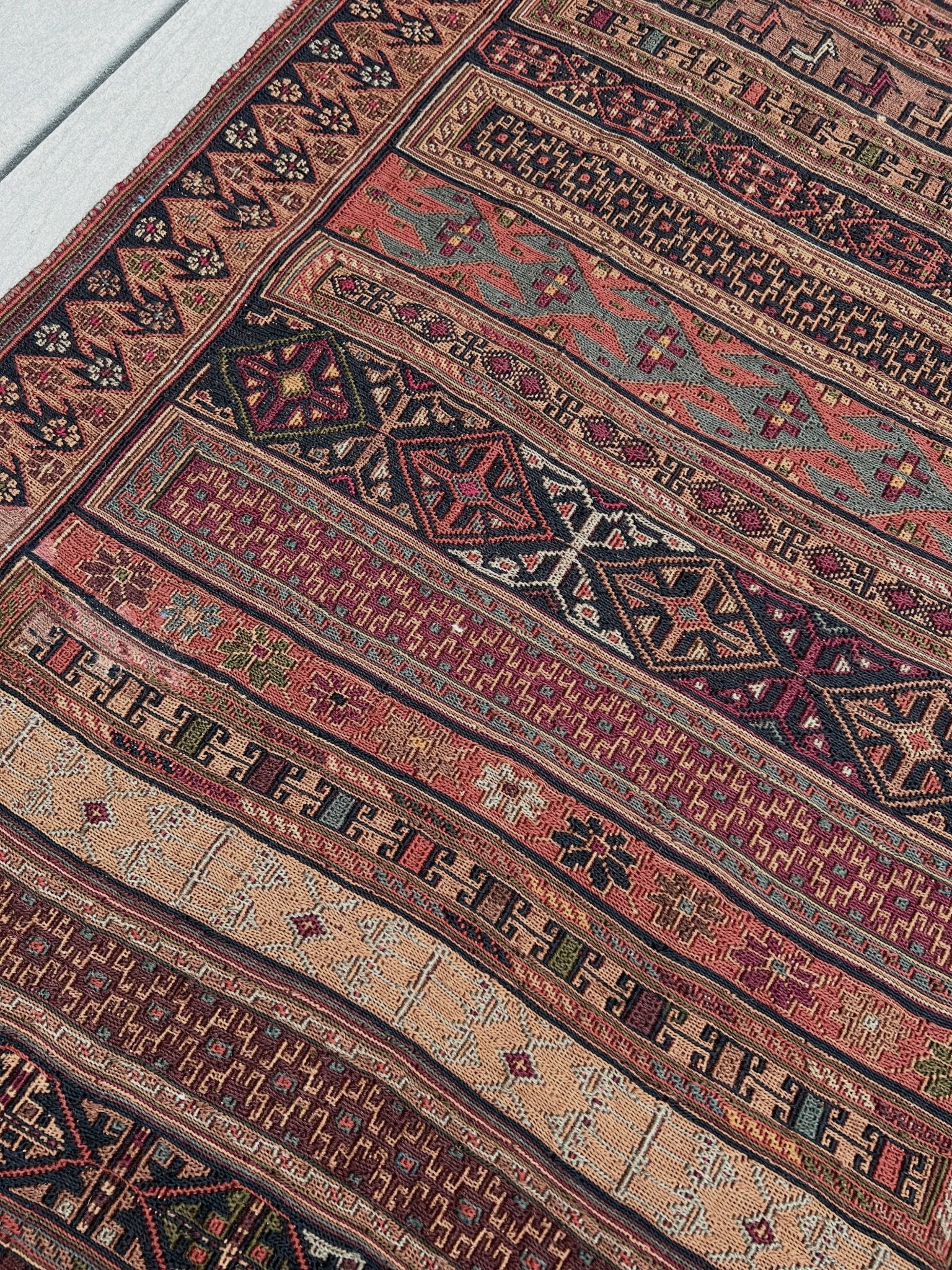 Rahrah Soumak Small Persian Runner Rug. Oriental Rug shop San Francisco Bay Area. Buy handmade rug online free shipping