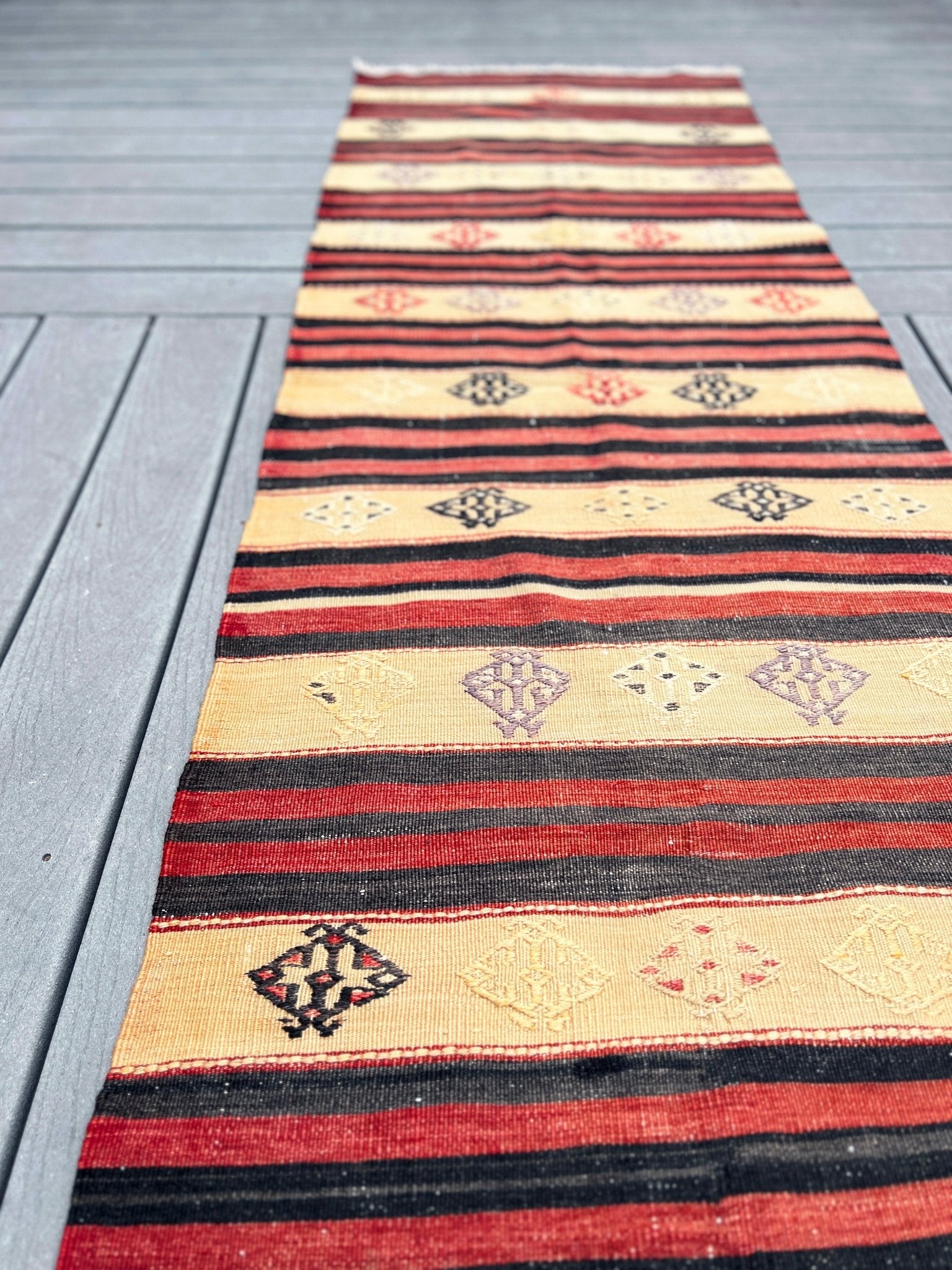 Anatolian wool Runner. Vintage rug shop palo alto berkeley. Oriental rug store. Buy rug online free shipping to US, Canada