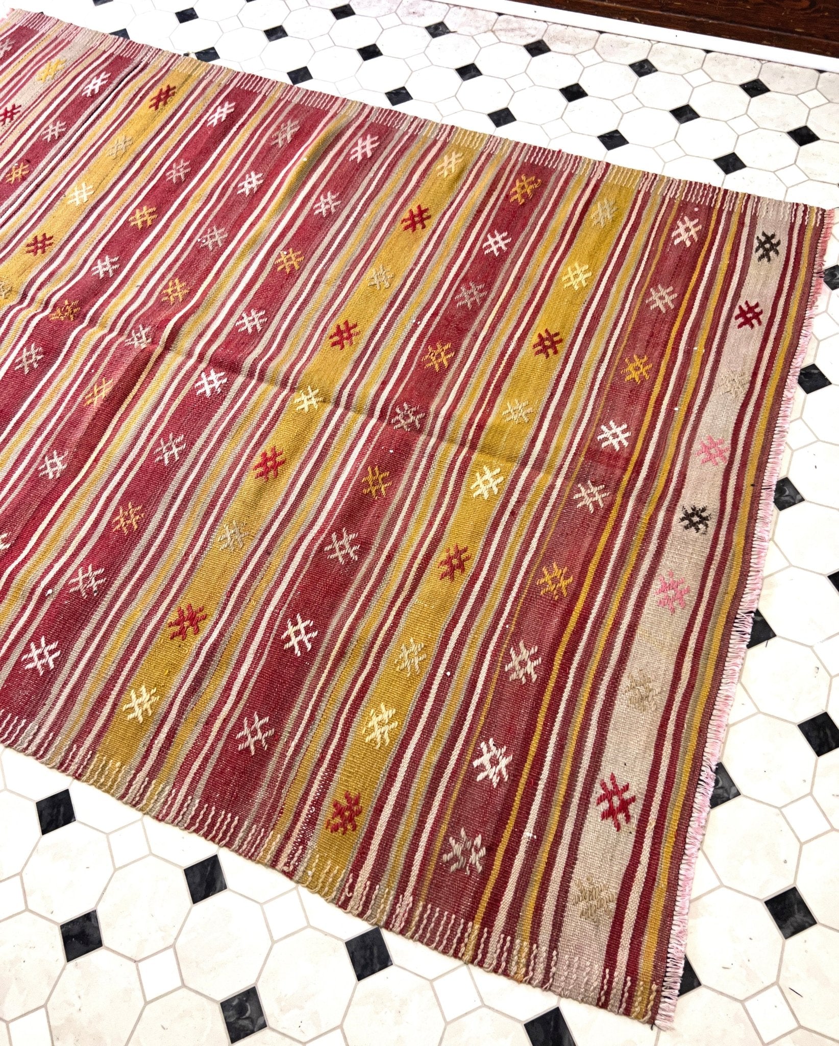Pergamum Vintage Turkish Kilim rug shop berkeley. Oriental rug shop los gatos, palo alto. Buy Turkish kilim rug online