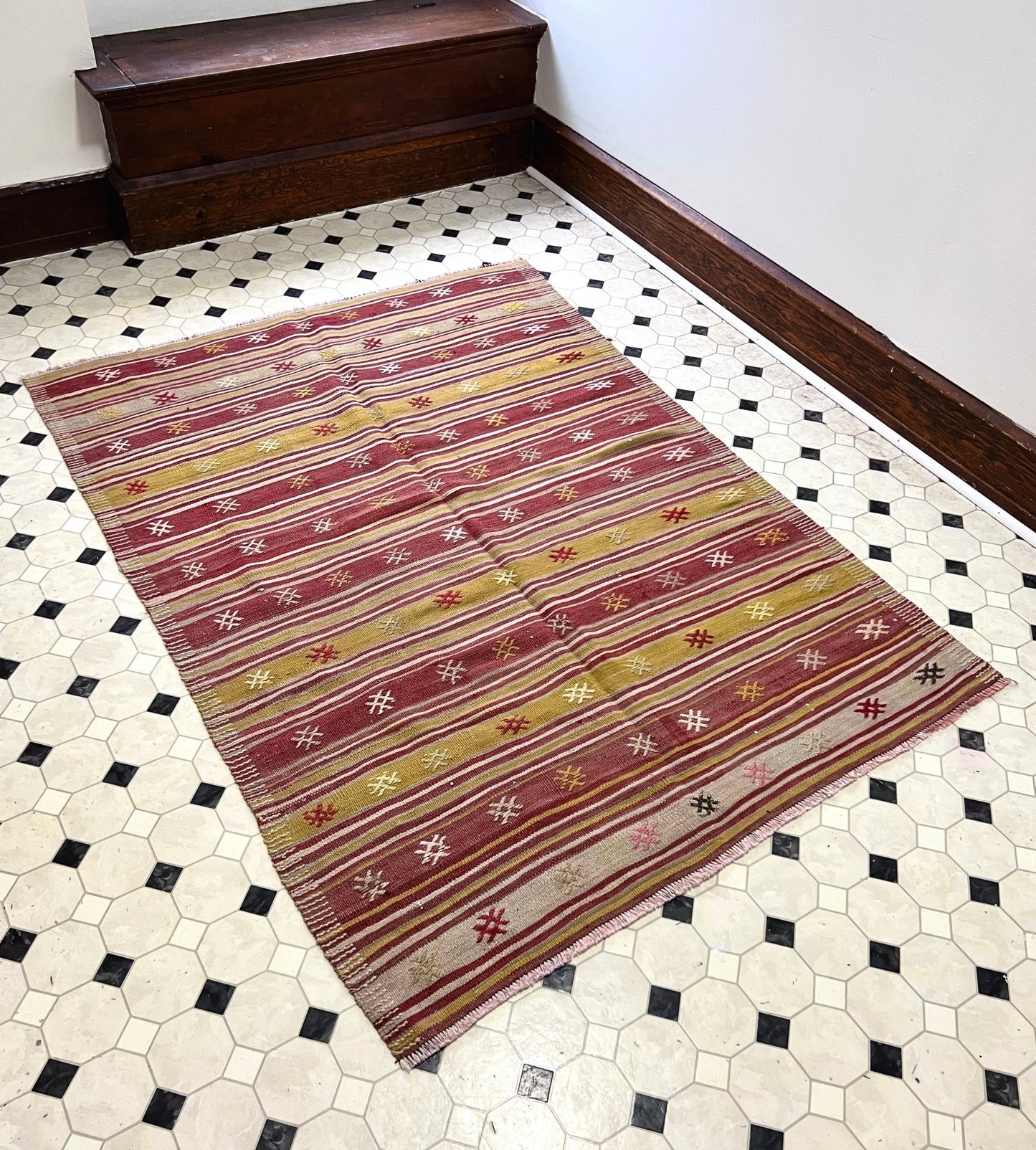 Pergamum Vintage Turkish Kilim rug shop berkeley. Oriental rug shop los gatos, palo alto. Buy Turkish kilim rug online