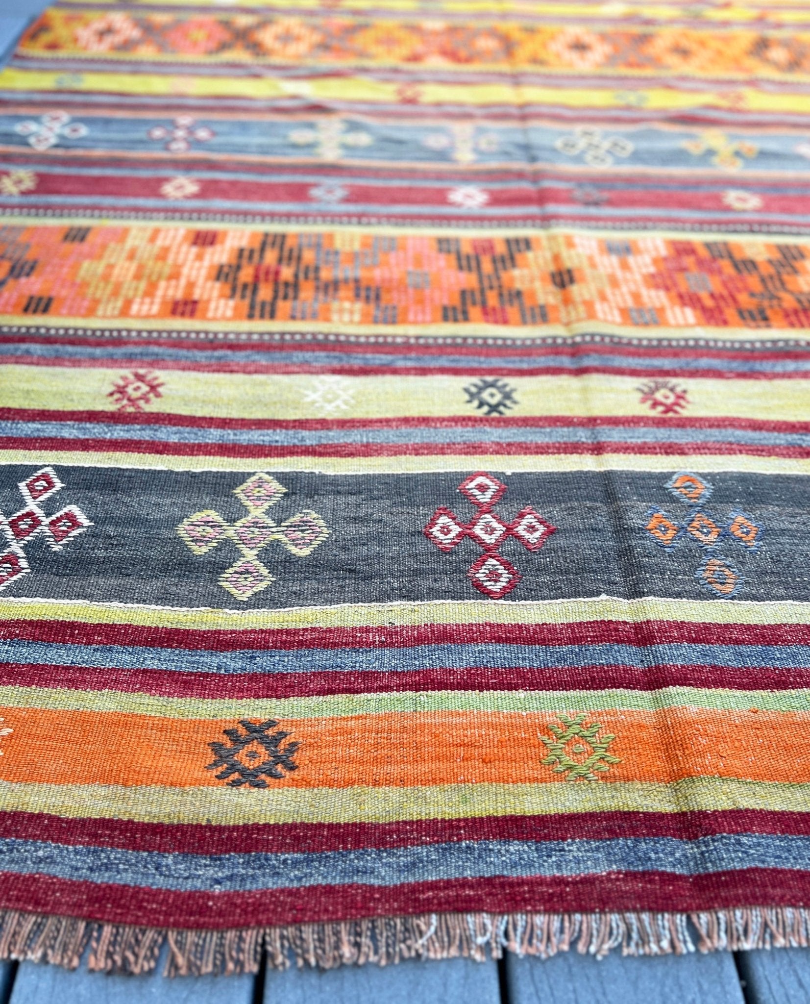 Selendi handmade wool Vintage Turkish Kilim Rug shop berkeley Canada, California. Oriental rug shop san francisco bay area