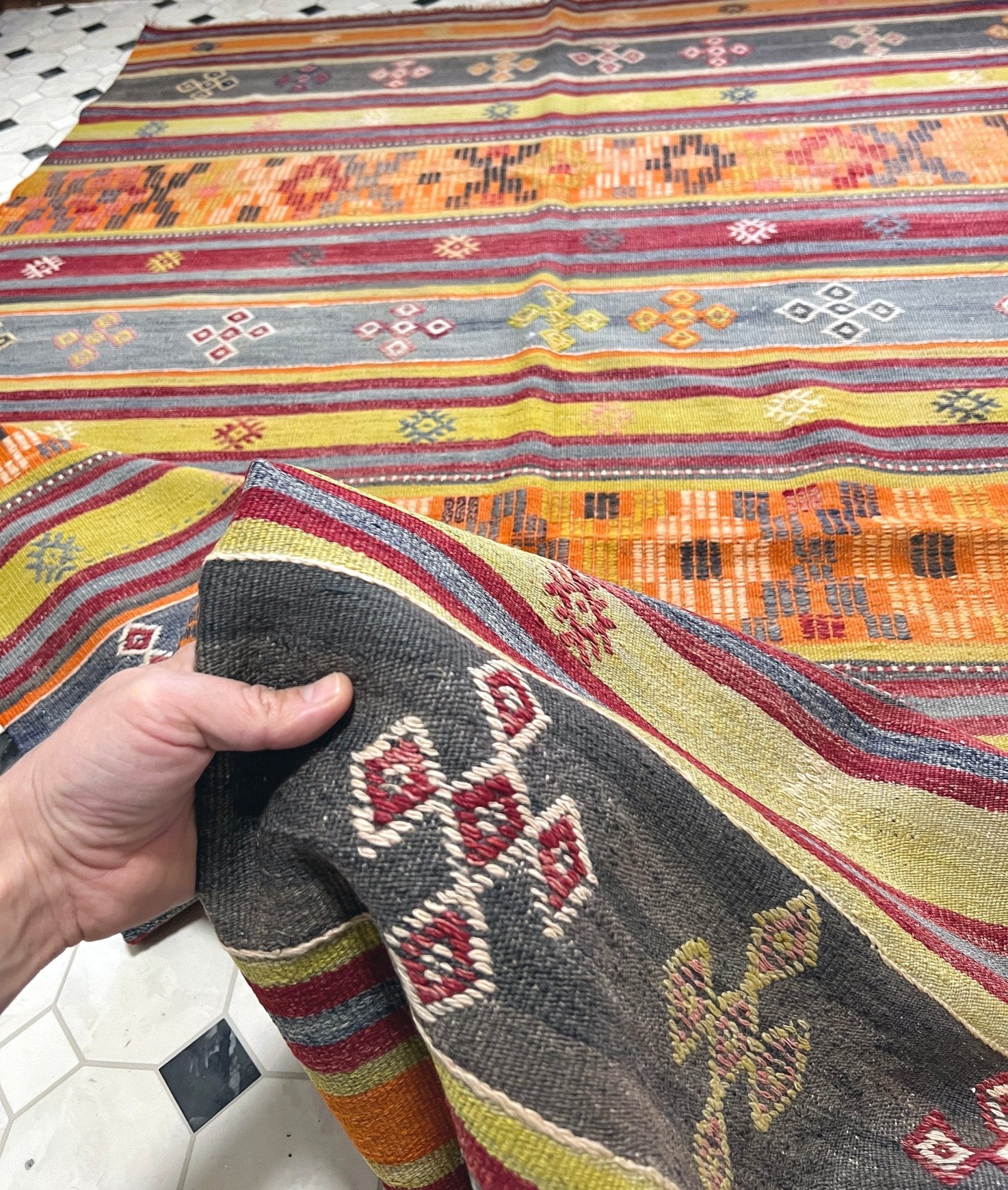 Selendi handmade wool Vintage Turkish Kilim Rug shop berkeley Canada, California. Oriental rug shop san francisco bay area