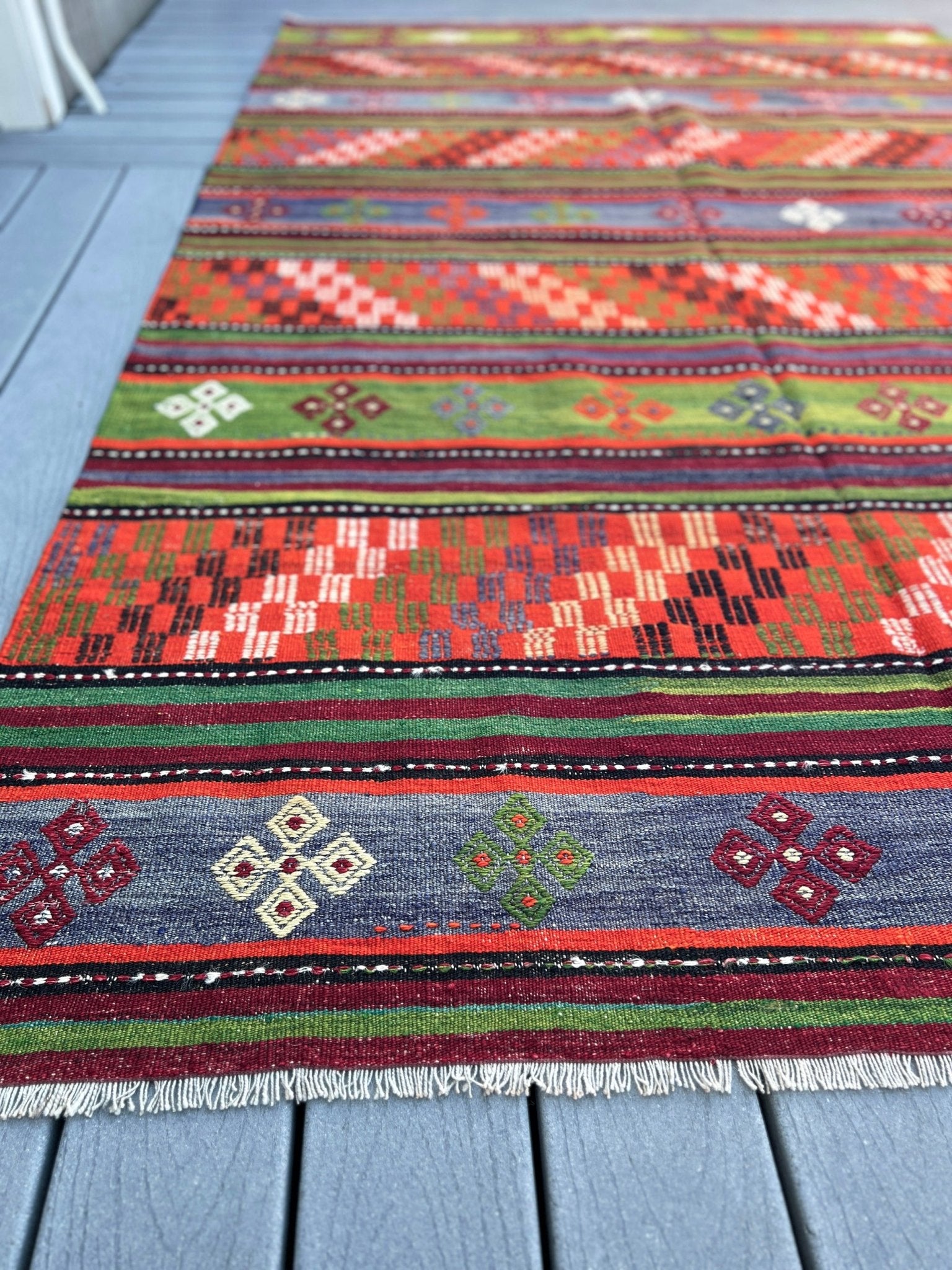 Selendi handmade wool Vintage Turkish Kilim Rug shop berkeley Canada, California. Oriental rug shop san francisco bay area
