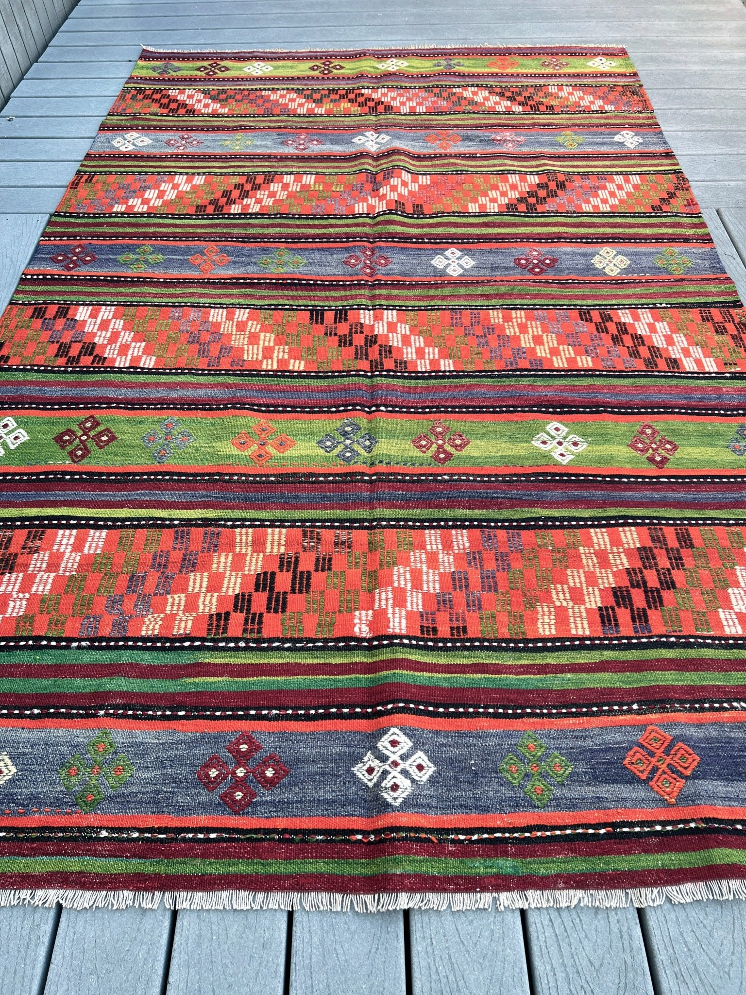 Selendi handmade wool Vintage Turkish Kilim Rug shop berkeley Canada, California. Oriental rug shop san francisco bay area