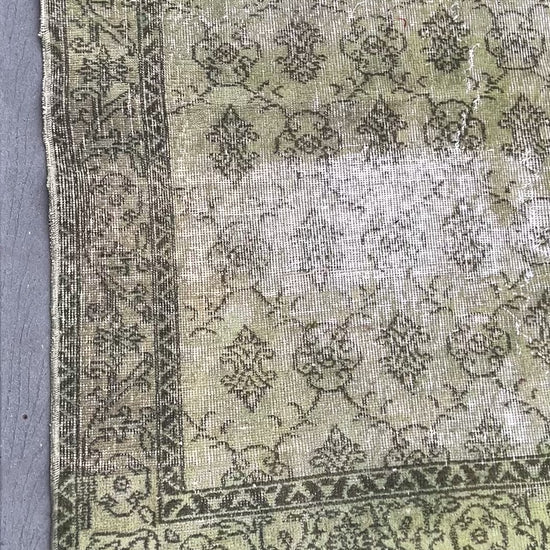 Green Large Distressed Turkish Rug. Vintage rug store Berkeley Palo Alto. Oriental rug los altos, los gatos,berkeley. Buy bintage rug online free shipping to US, Canada, California, Toronto.