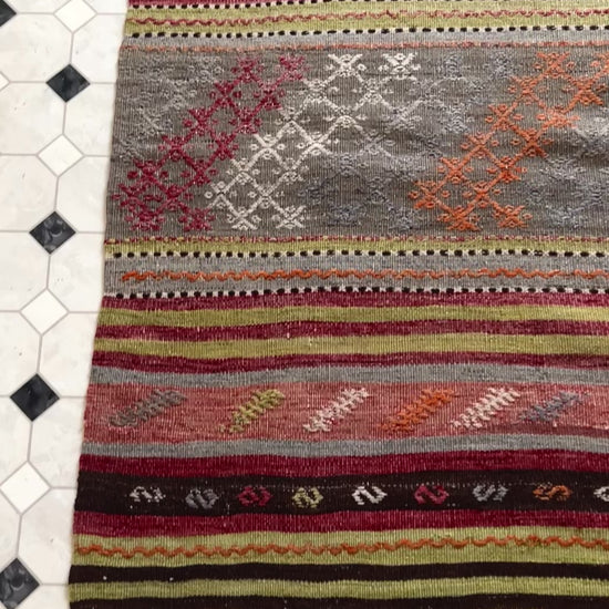 Balikesir Turkish kilim rug. Vintage anatolian rug shop berkeley los altos. Oriental rug store los gatos palo alro. San francisco bay area rug store. Buy rugs online free shipping to USA, Canada, Toronto, California.