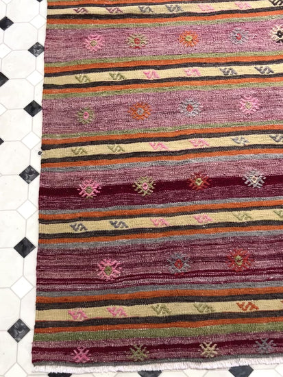 Pergamum Kilim Vintage Anatolian Rug. Turkish rug store berkeley los altos. Oriental rug shop los gatos, palo alto. Buy Turkish kilim rug online free shipping to US, canada, california, toronto.