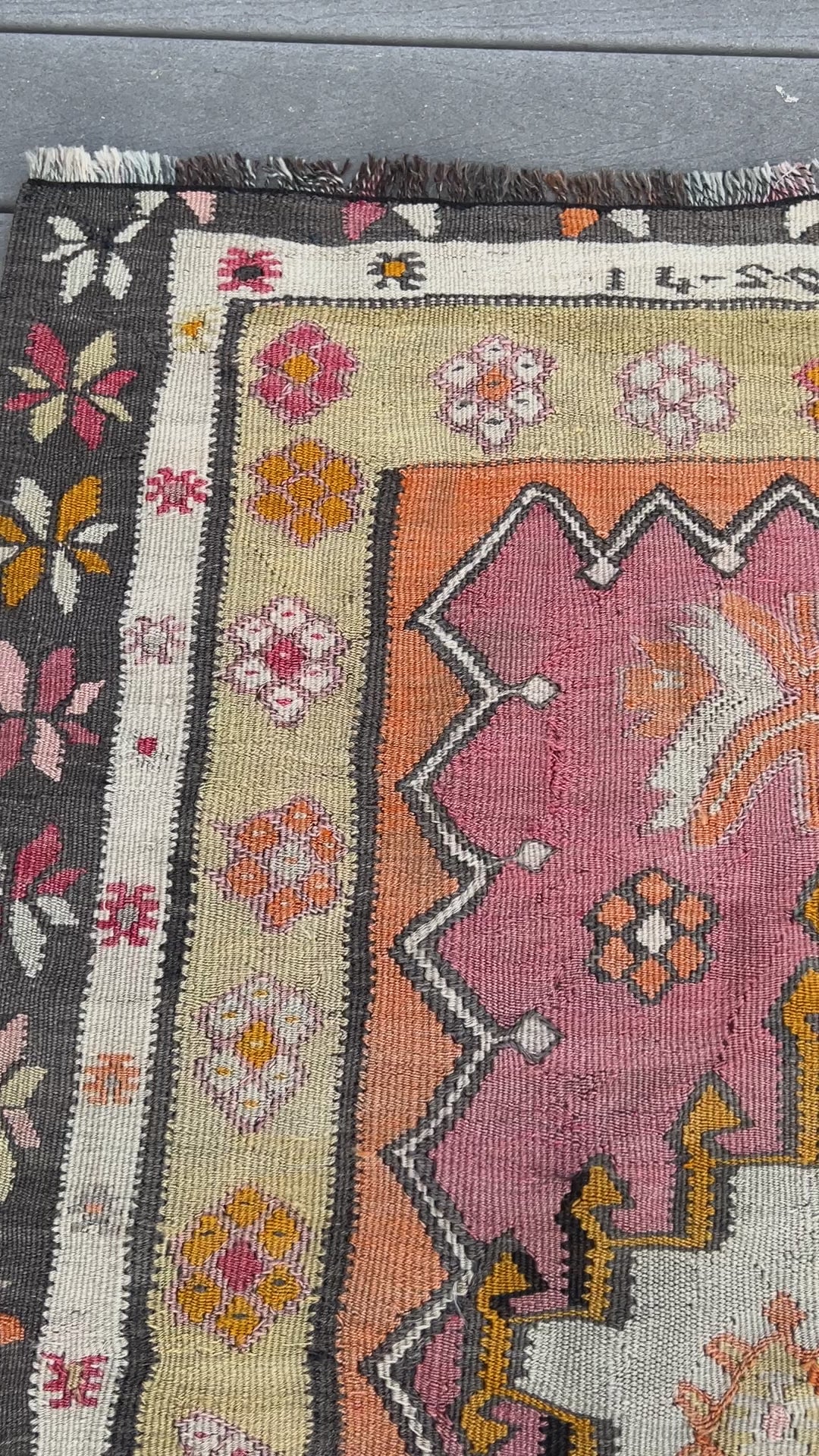 Kars kilim runner Turkish vintage rug. Vintage rug shop san francisco bay area berkeley. Oriental  rug kilim shop palo alto, los altos, los gatos. Buy kilim rug online california, canada, free shipping Affordable turkish kilim rug.